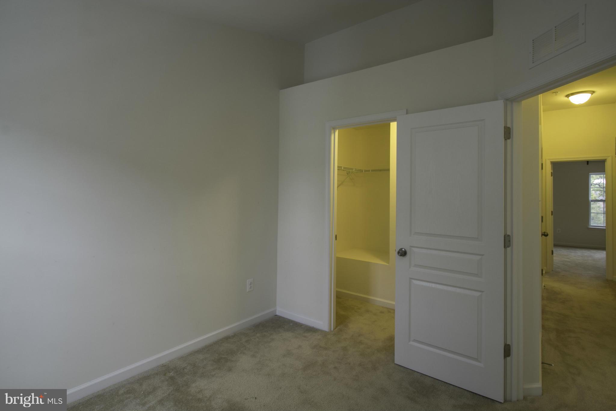 RED OAK CROSSING - Residential Lease