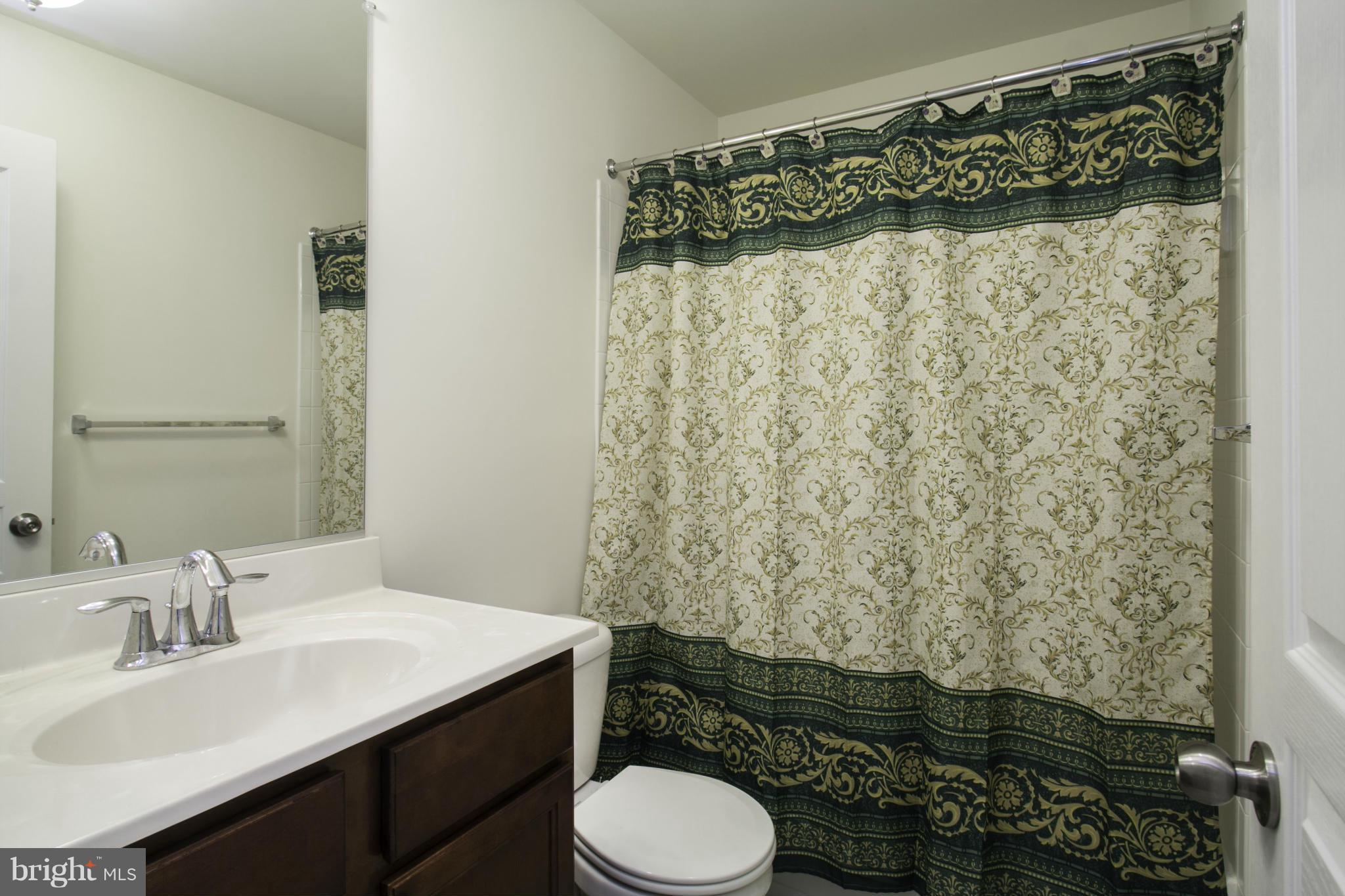 RED OAK CROSSING - Residential Lease