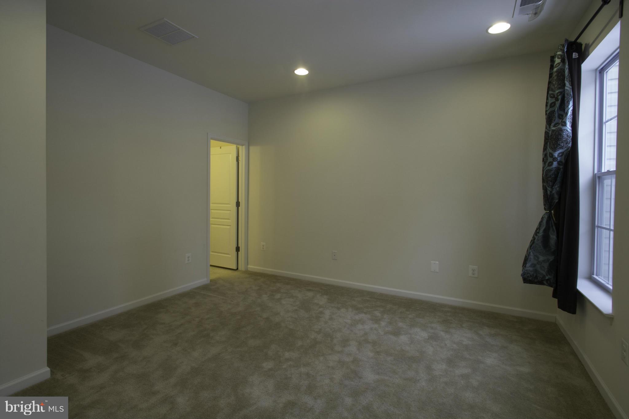 RED OAK CROSSING - Residential Lease