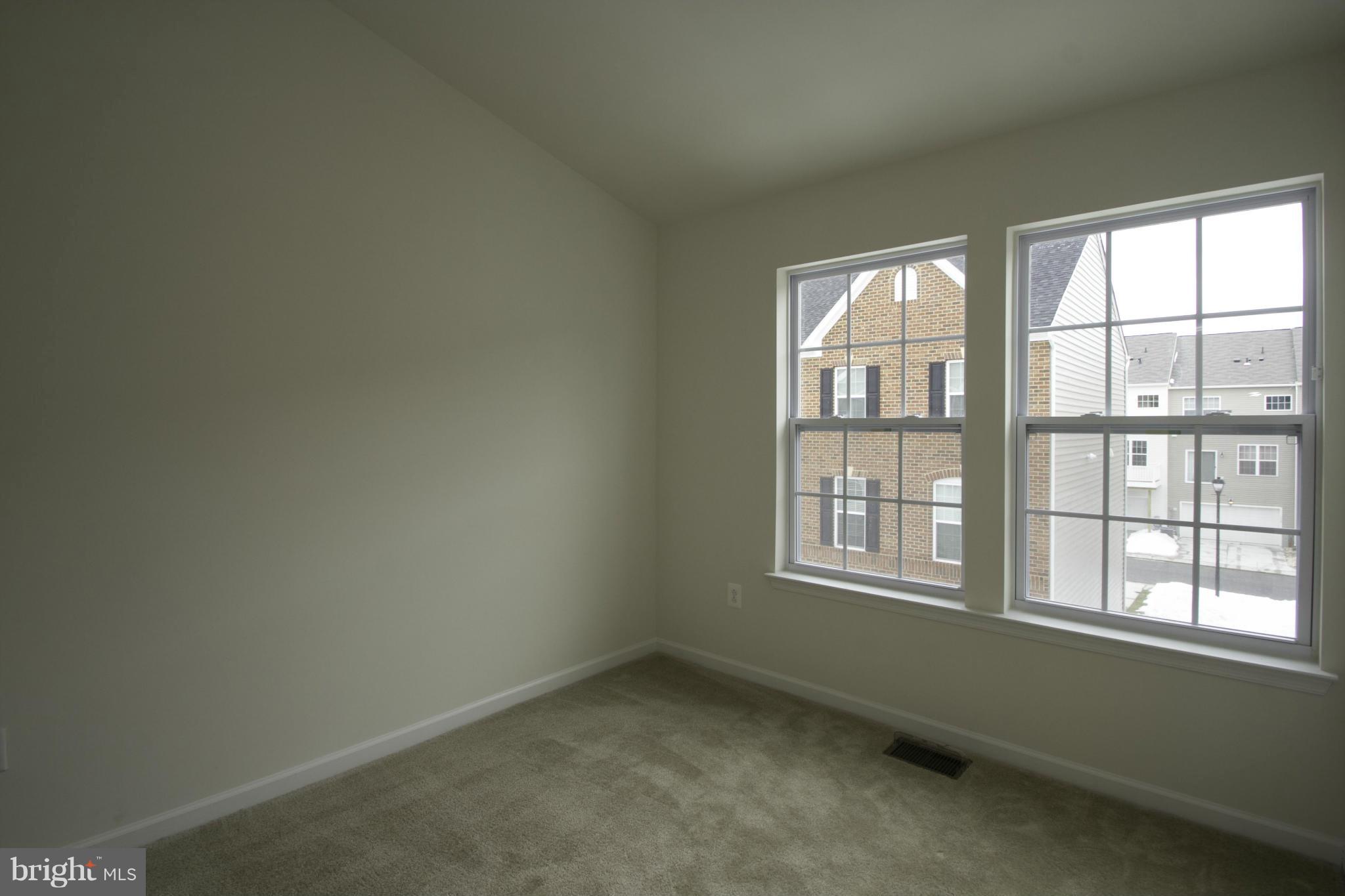 RED OAK CROSSING - Residential Lease