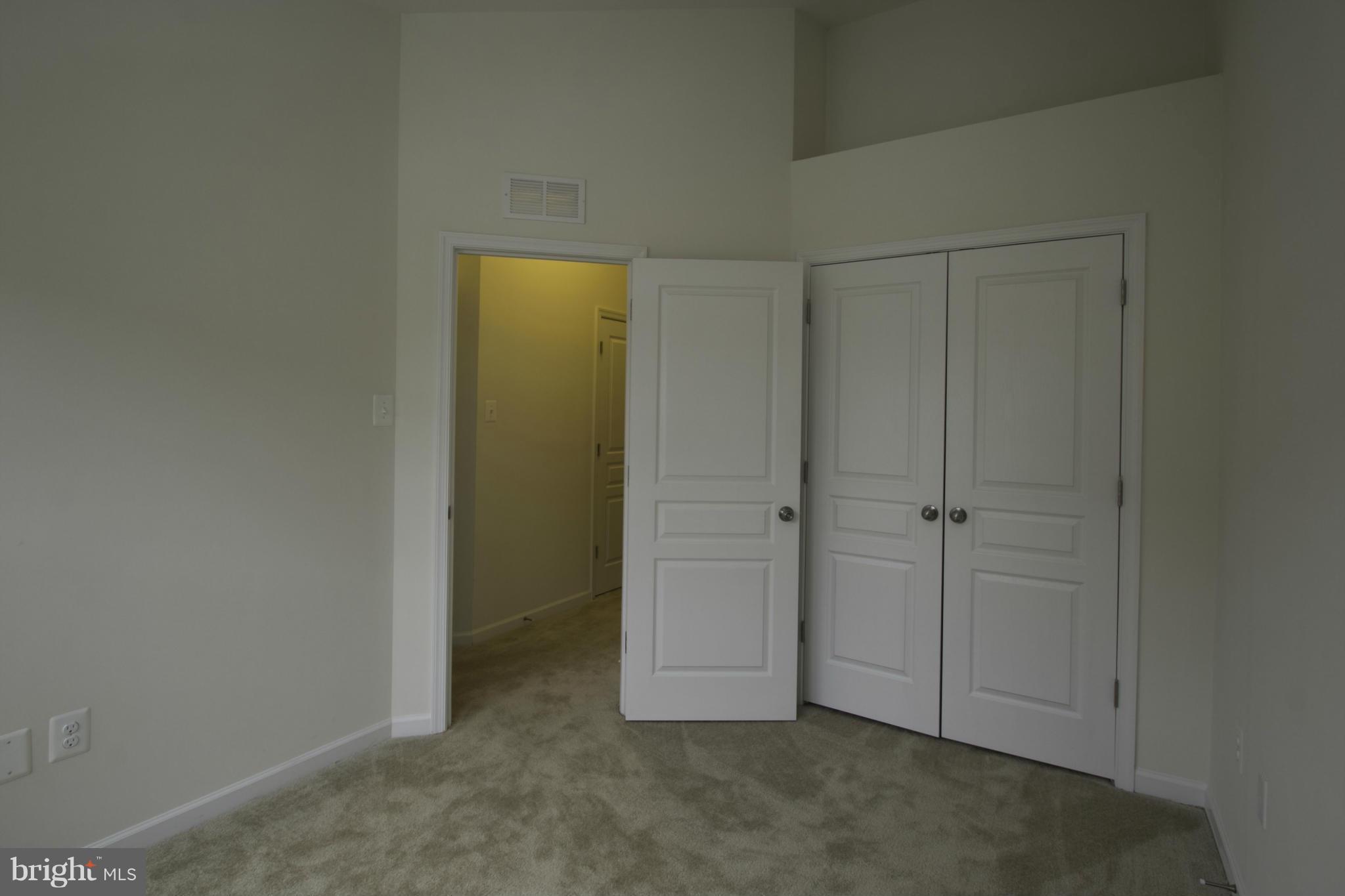 RED OAK CROSSING - Residential Lease