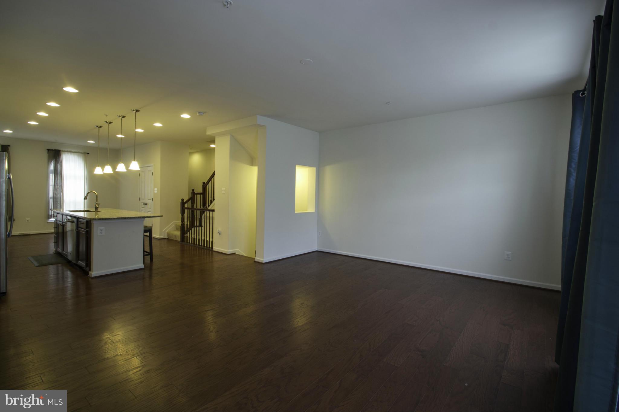 RED OAK CROSSING - Residential Lease