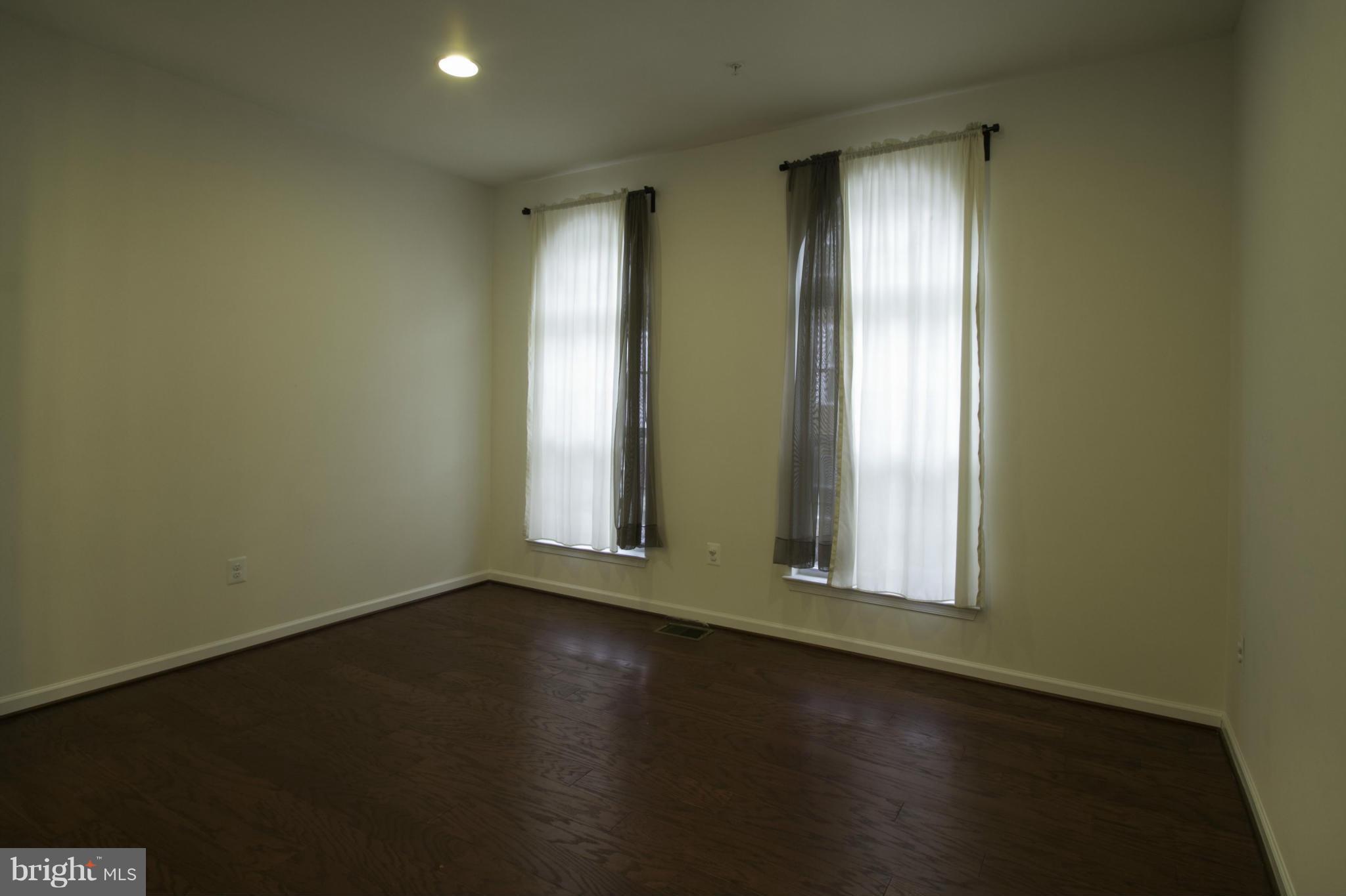 RED OAK CROSSING - Residential Lease