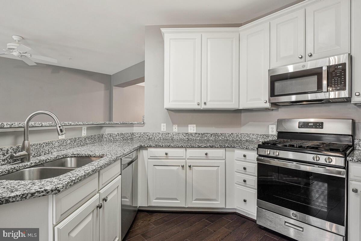 JEFFERSON PARK TOWNHOUSE - Residential