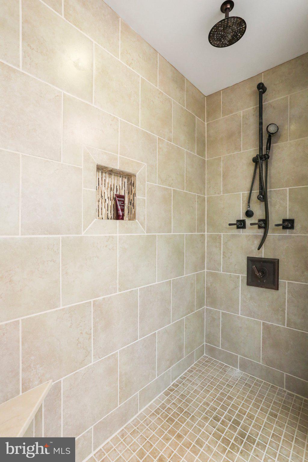 CREST VALLEY - Residential