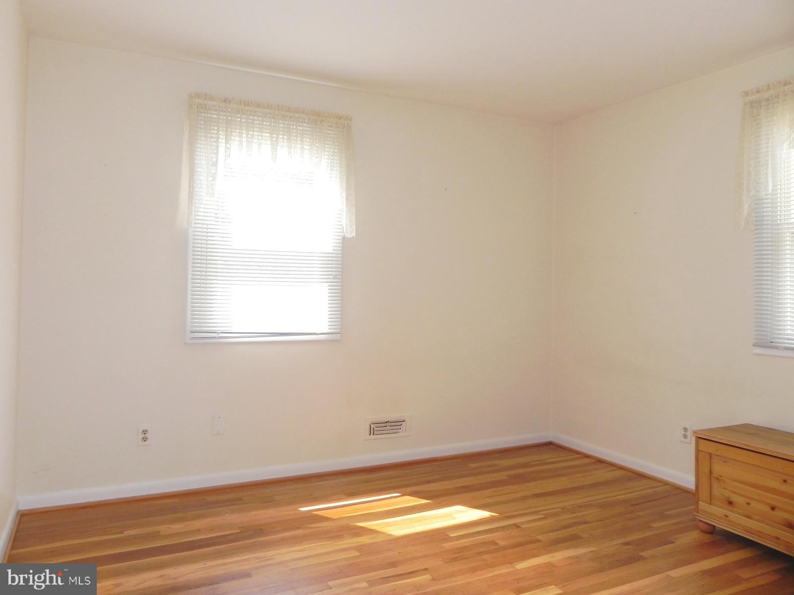 YORK MANOR - Residential Lease