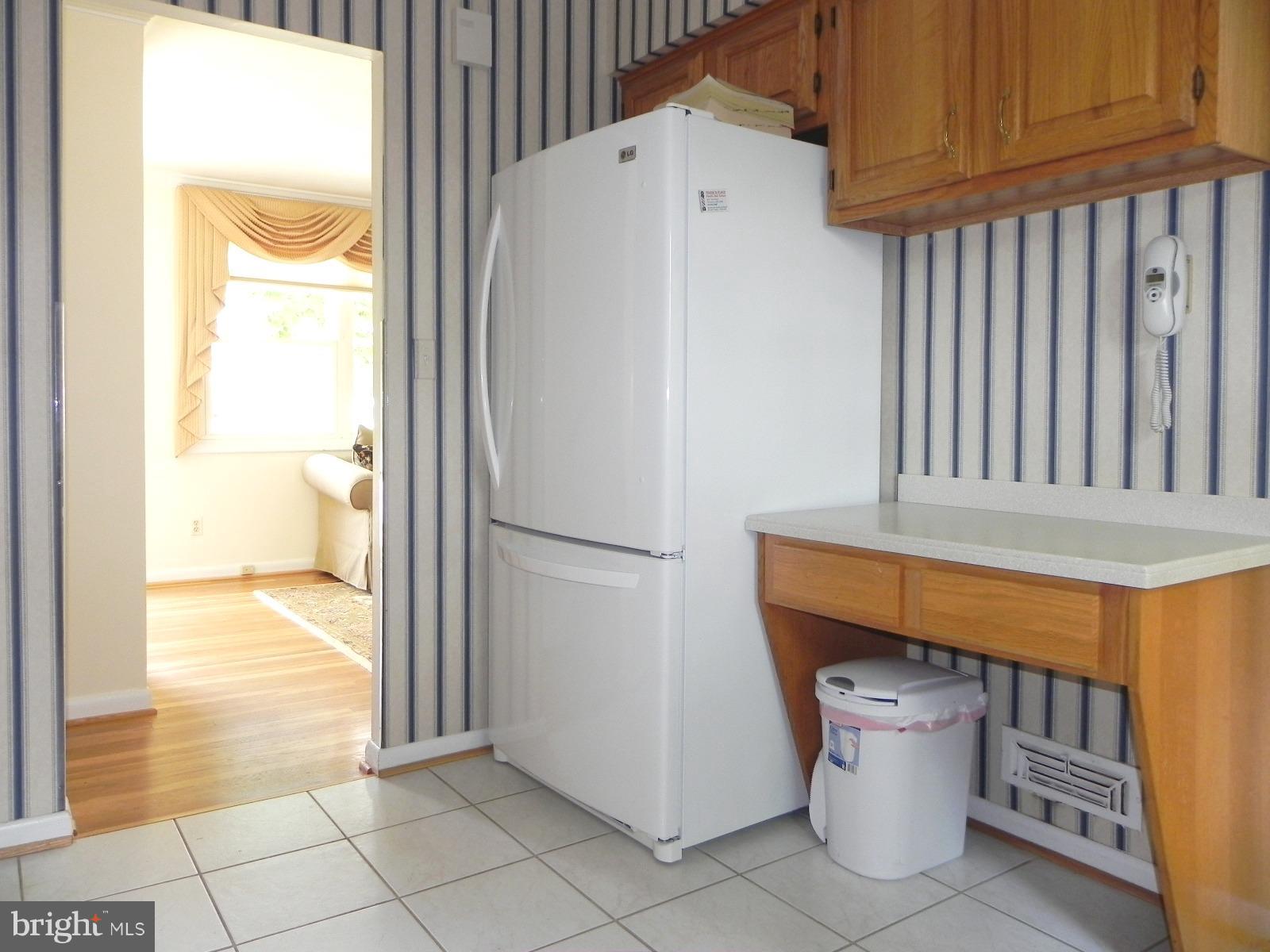 YORK MANOR - Residential Lease