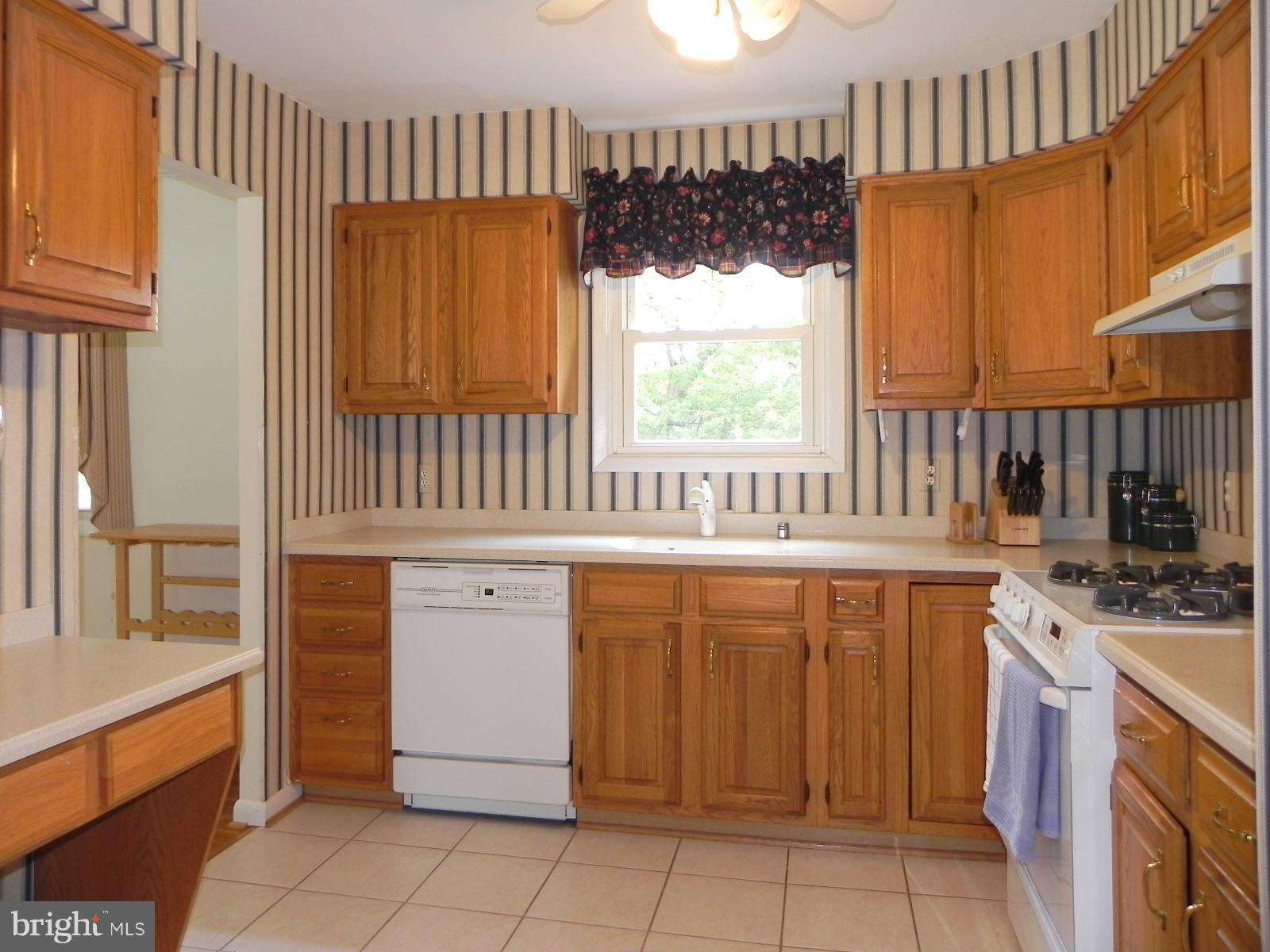 YORK MANOR - Residential Lease