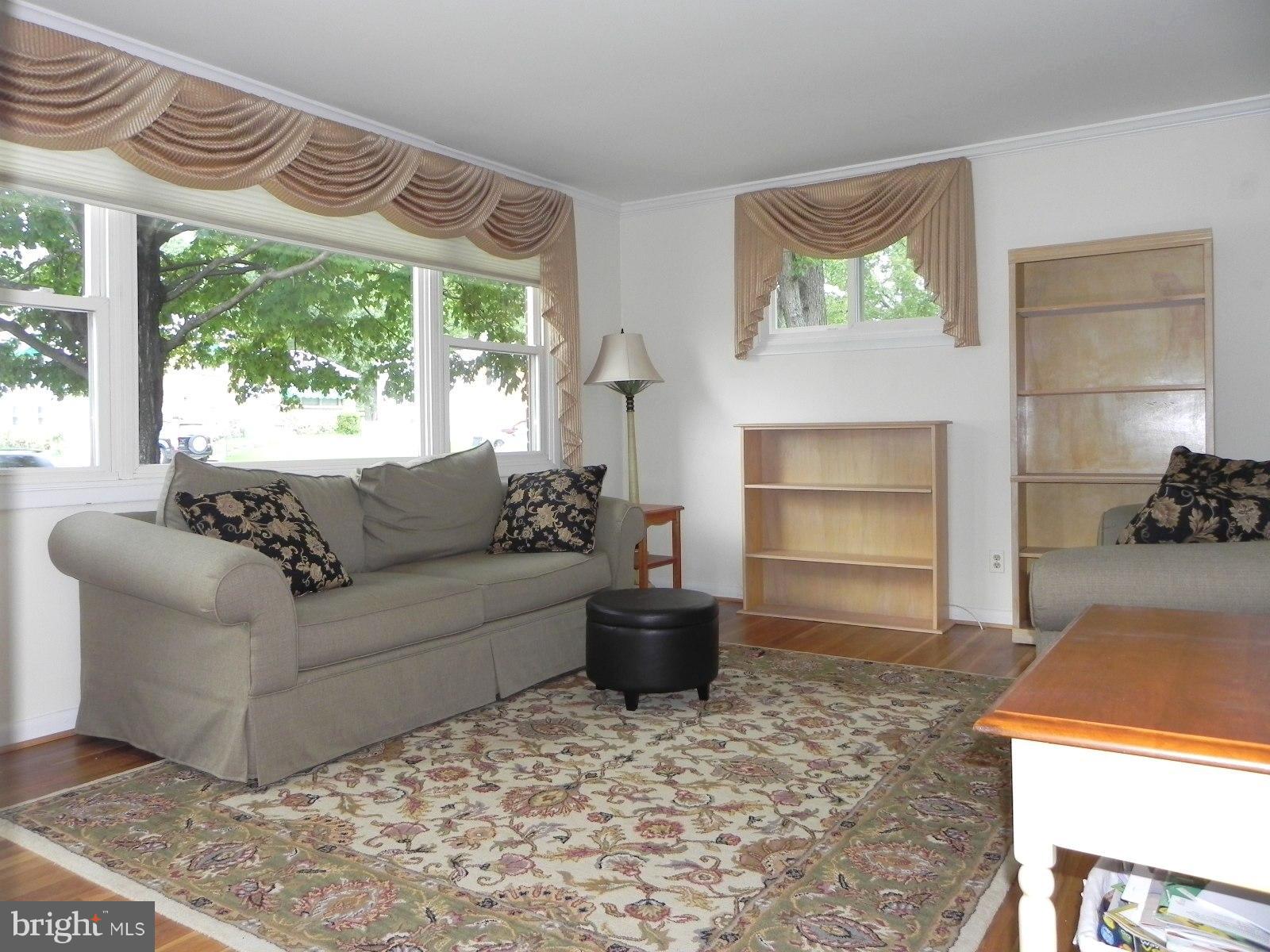 YORK MANOR - Residential Lease