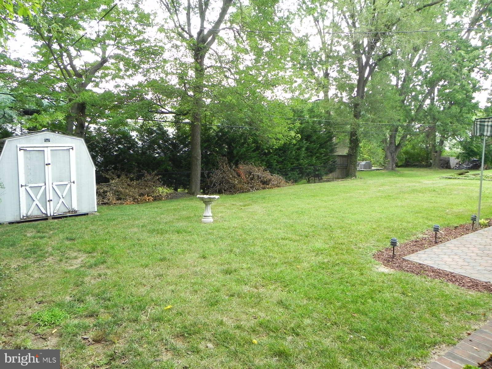 YORK MANOR - Residential Lease