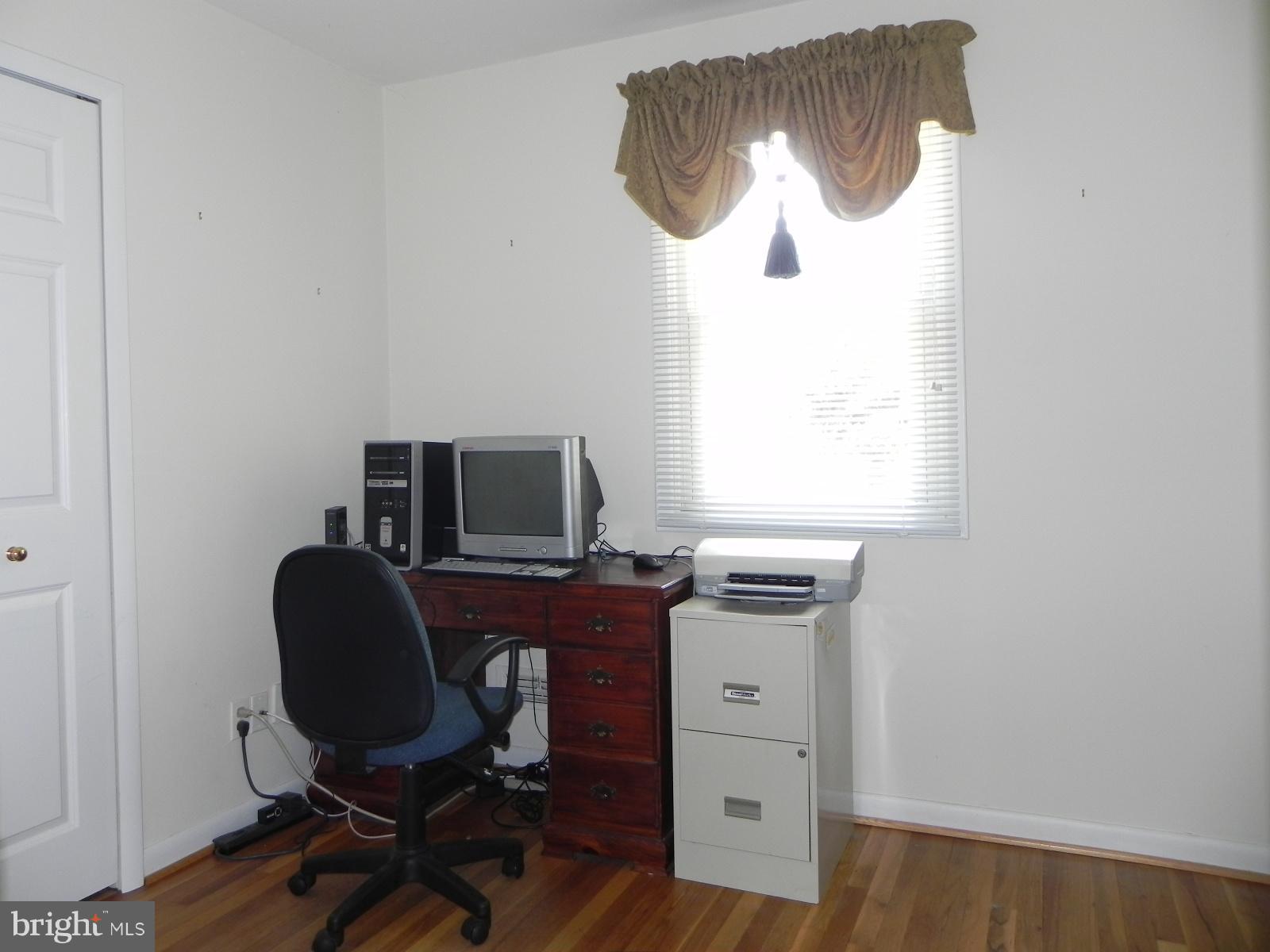 YORK MANOR - Residential Lease