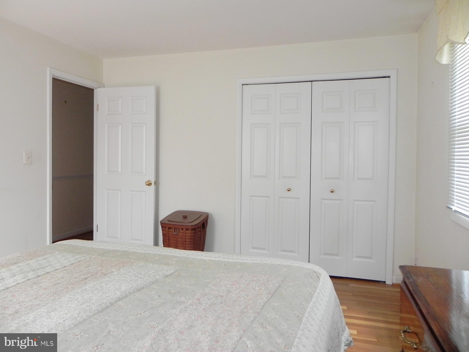 YORK MANOR - Residential Lease