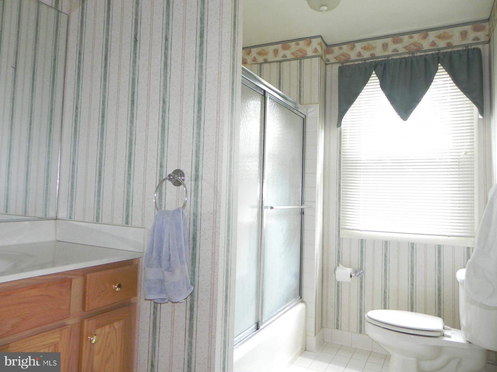 YORK MANOR - Residential Lease