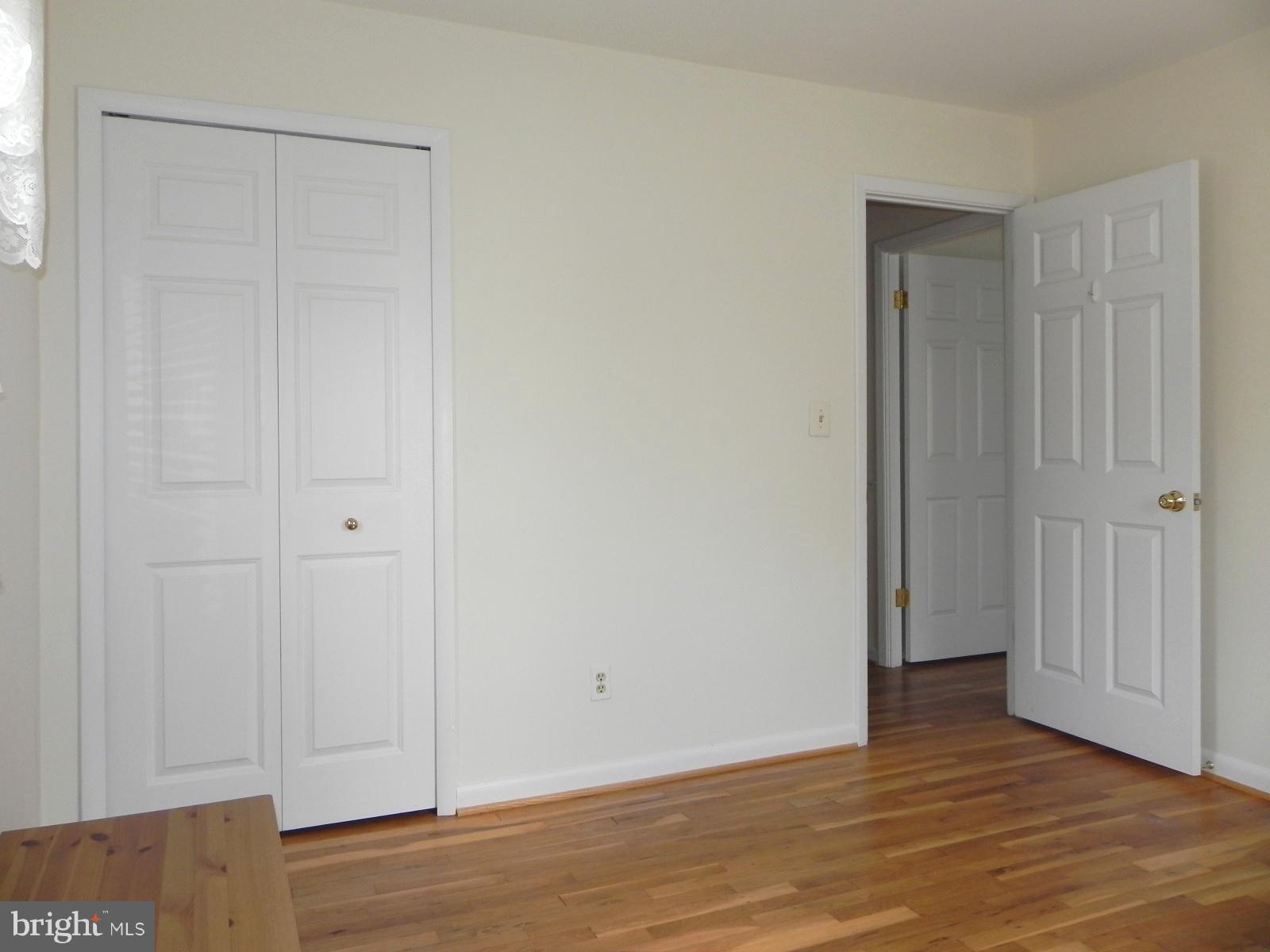 YORK MANOR - Residential Lease