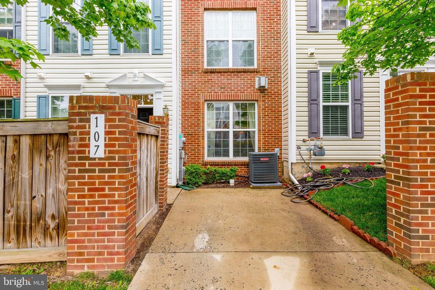 Well-maintained townhome in a highly-desired neighborhood.  Bright and open floor plan with 3 finished levels of comfortable living space. Sunny kitchen with updated appliances and wood floors that opens up to the main level family room. Huge master bedroom with ample closet space, large master bath, soaking tub, separate shower. Enjoy the  quiet community with 2 tot lots, close to schools, major commuter routes and shopping. Check out the virtual tour!