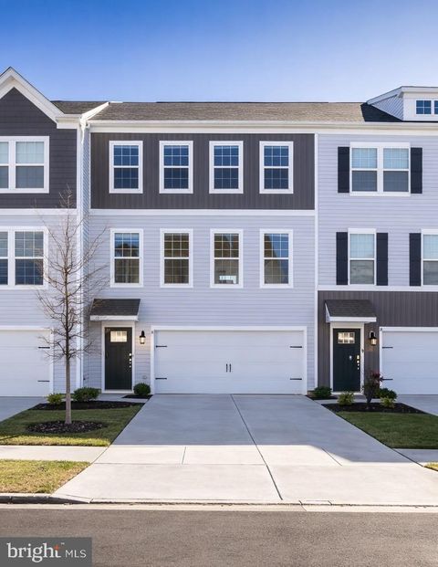 Townhouse For Sale - 18 Foundry Boulevard<br/> MOUNT HOLLY, NJ 08060