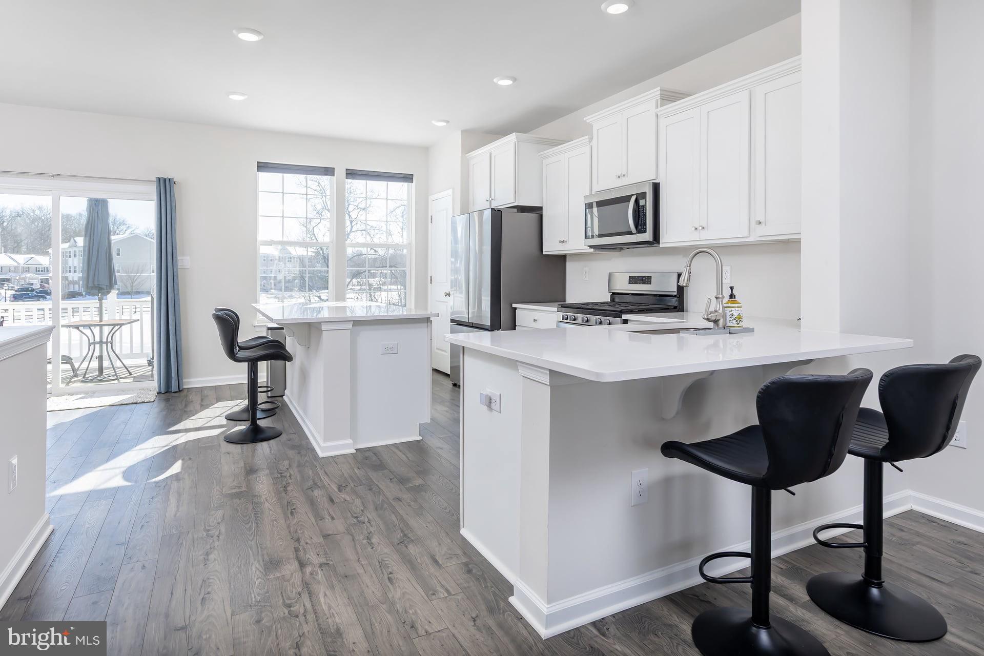 18 FOUNDRY BOULEVARD