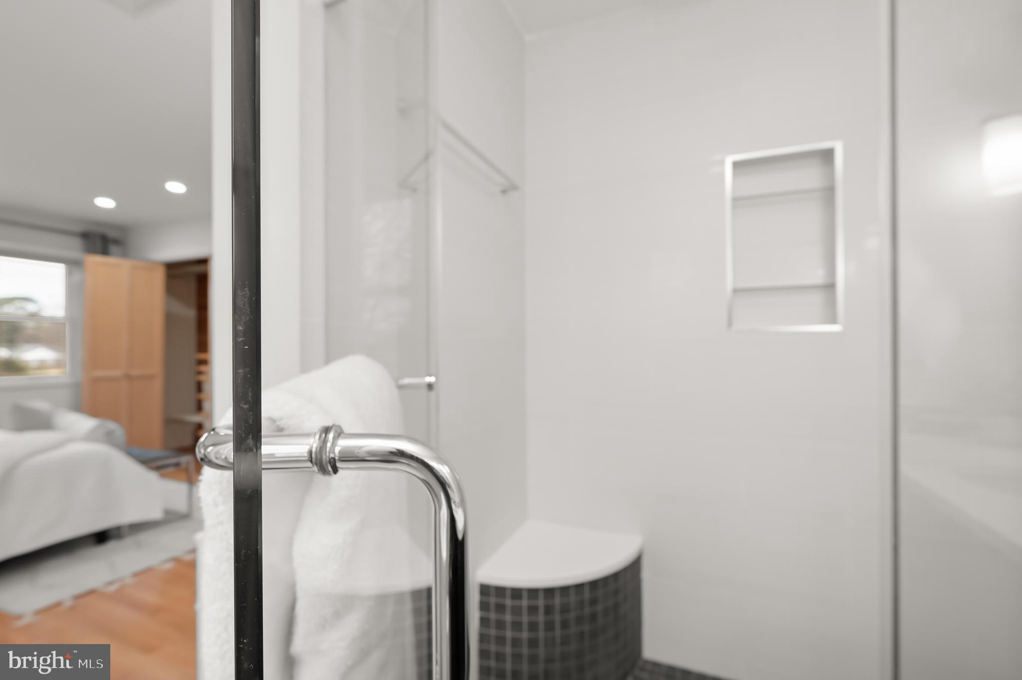 CRESTHAVEN - Residential