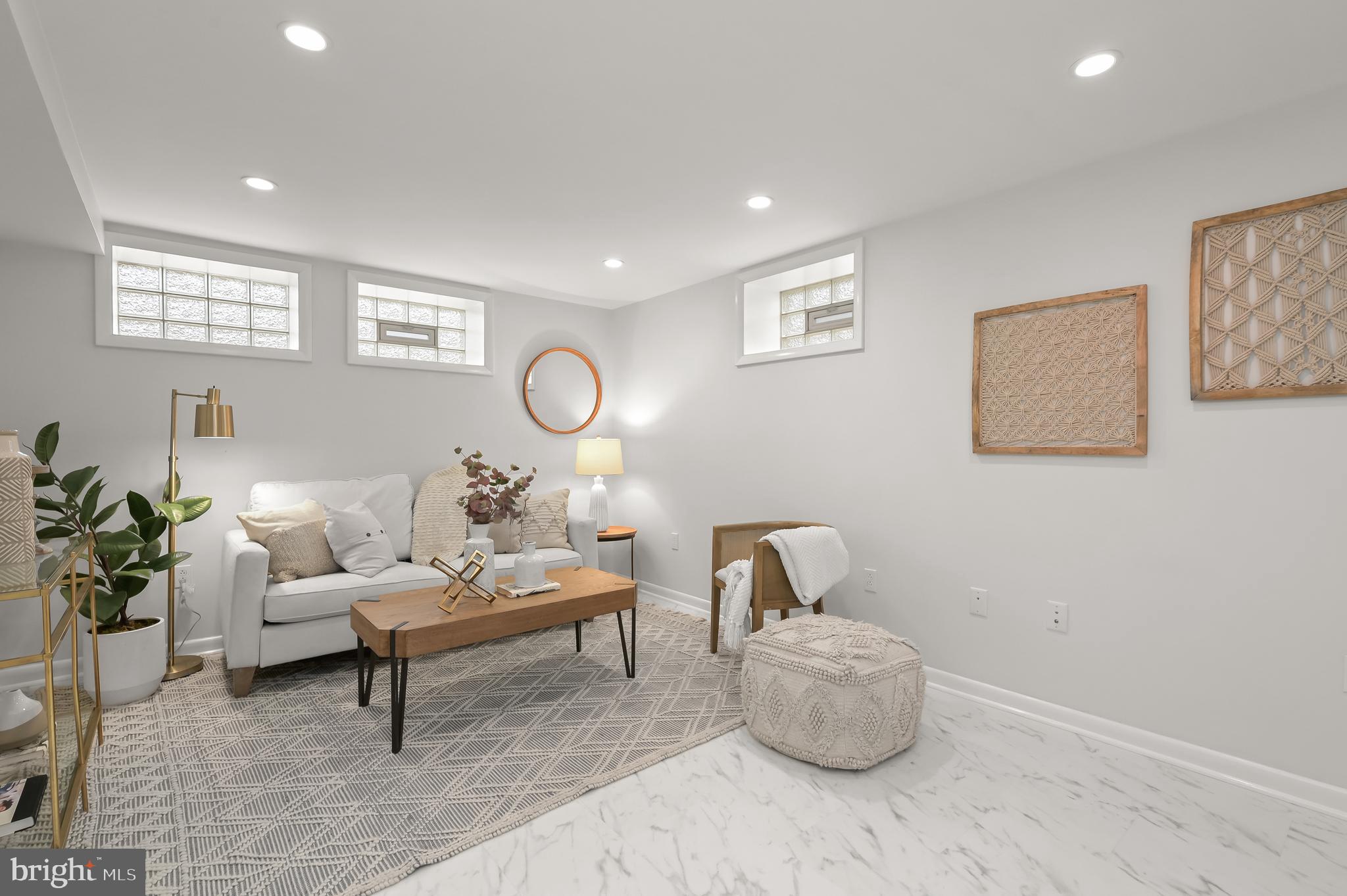 CRESTHAVEN - Residential