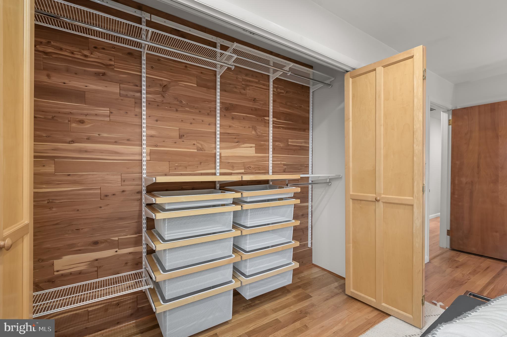 CRESTHAVEN - Residential