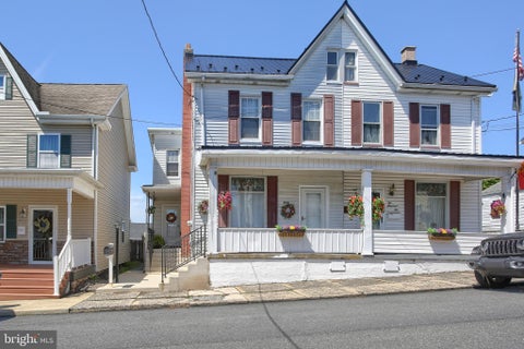 Townhouse For Sale - 208 East Street<br/> WILLIAMSTOWN, PA 17098