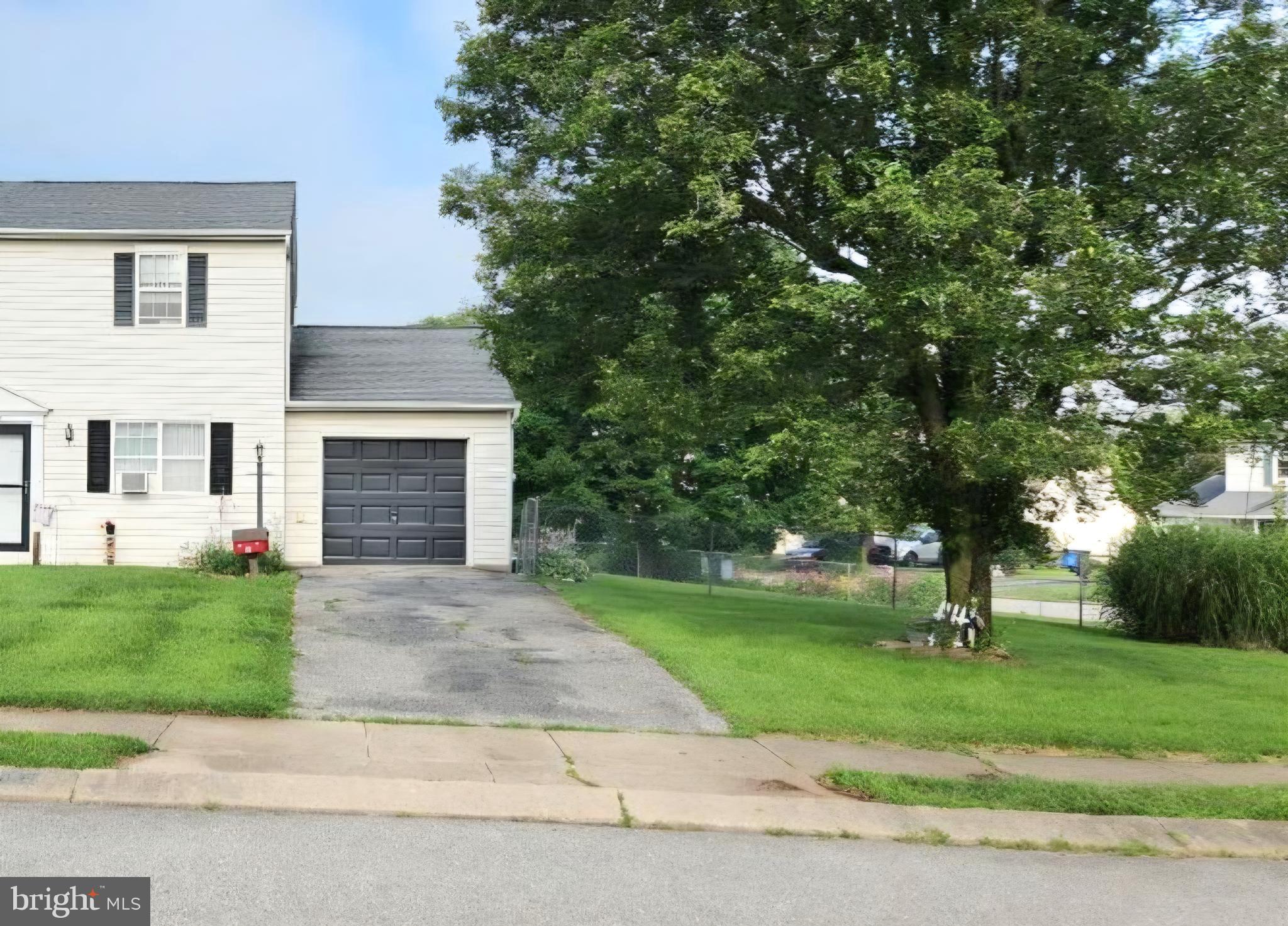 3152 GLEN HOLLOW DRIVE