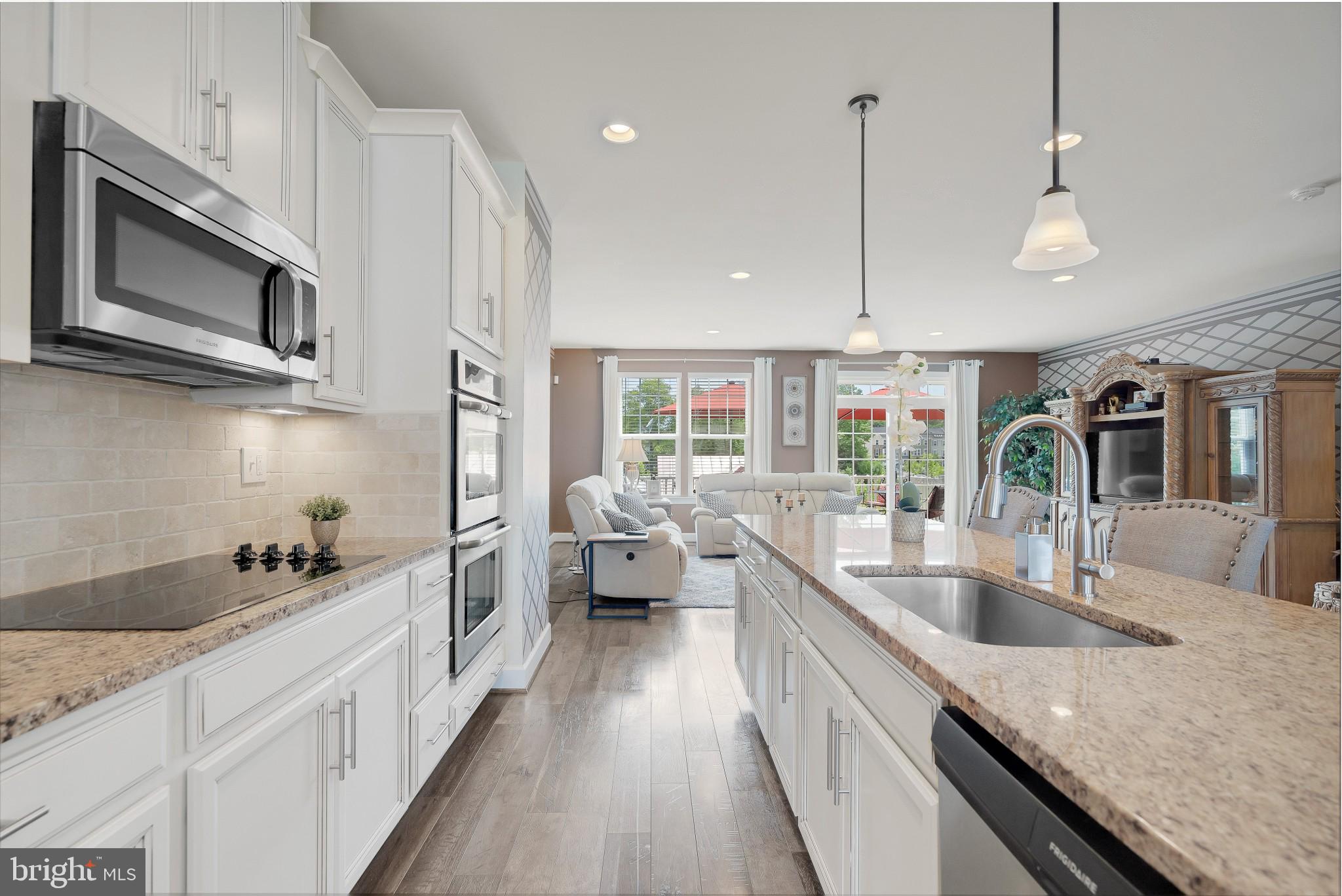 BRADLEY SQUARE - Residential