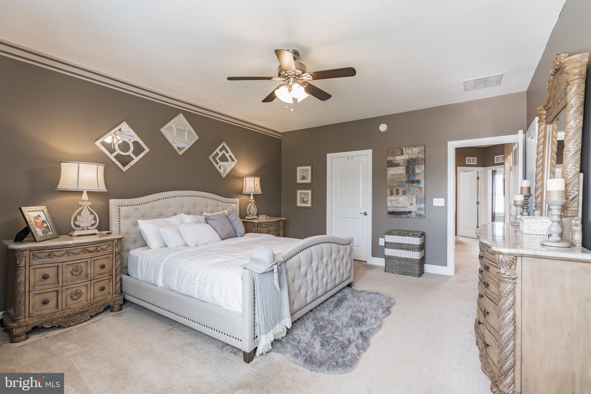 BRADLEY SQUARE - Residential