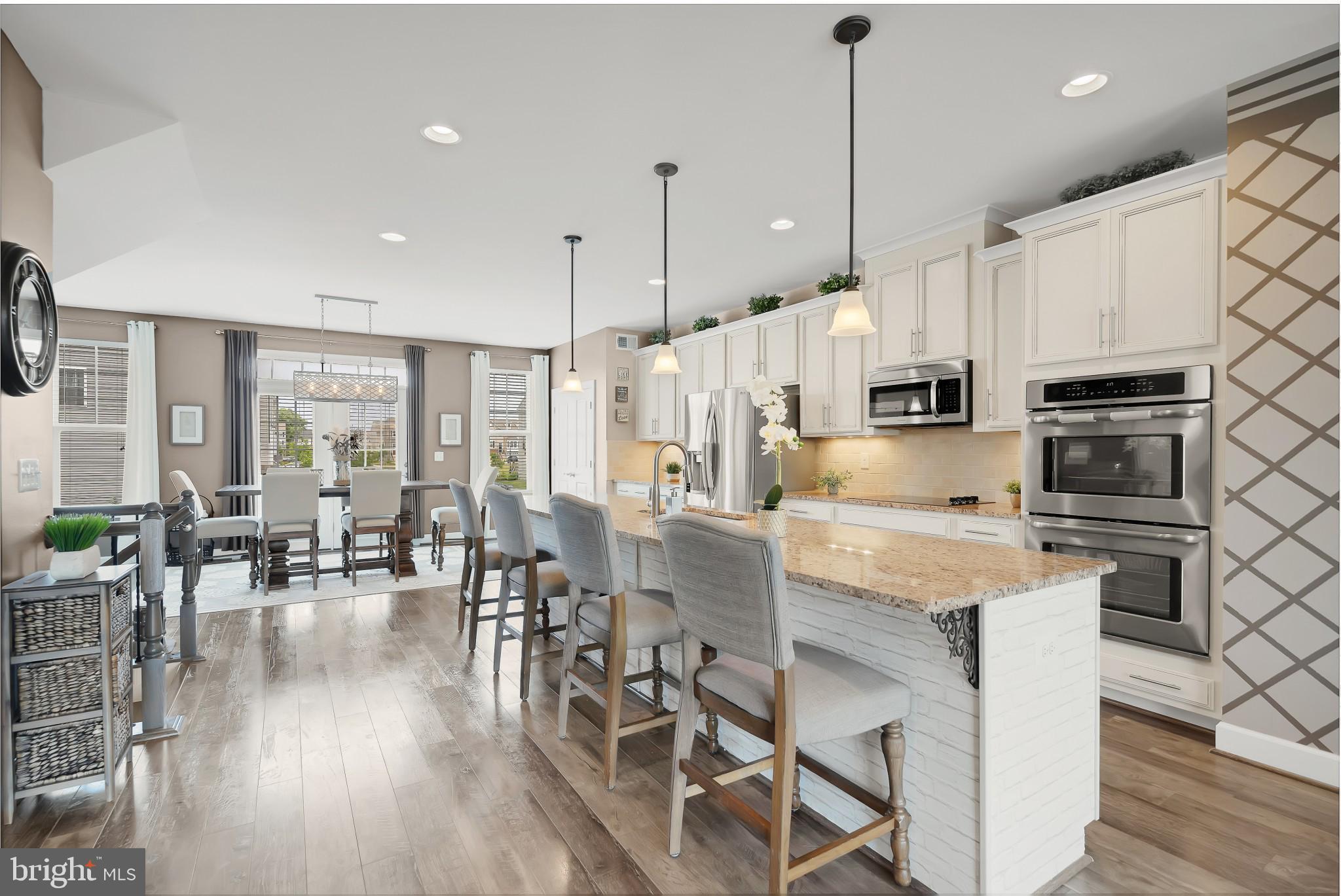 BRADLEY SQUARE - Residential