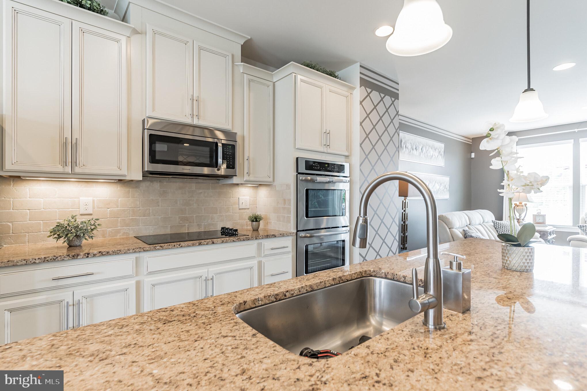 BRADLEY SQUARE - Residential