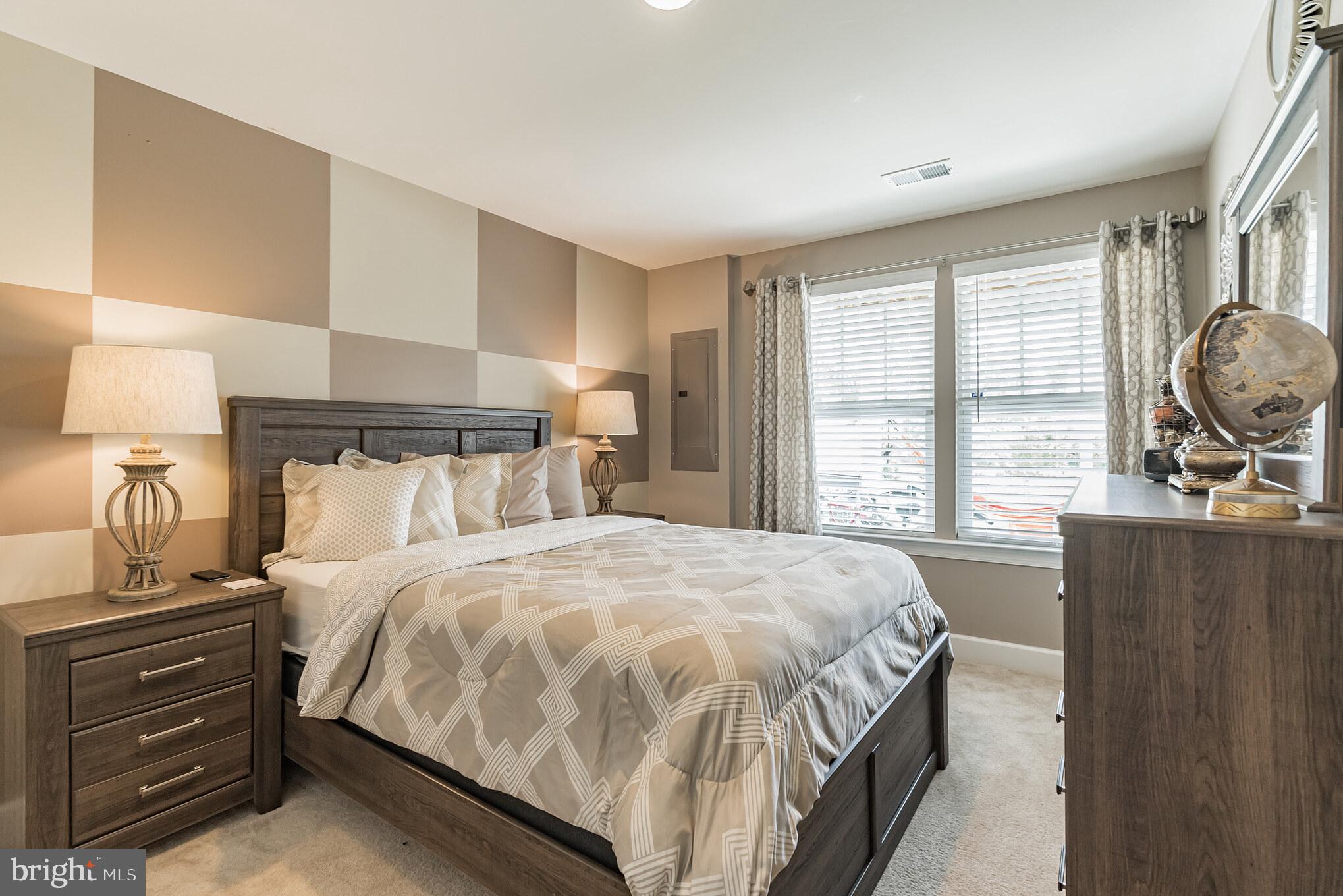 BRADLEY SQUARE - Residential