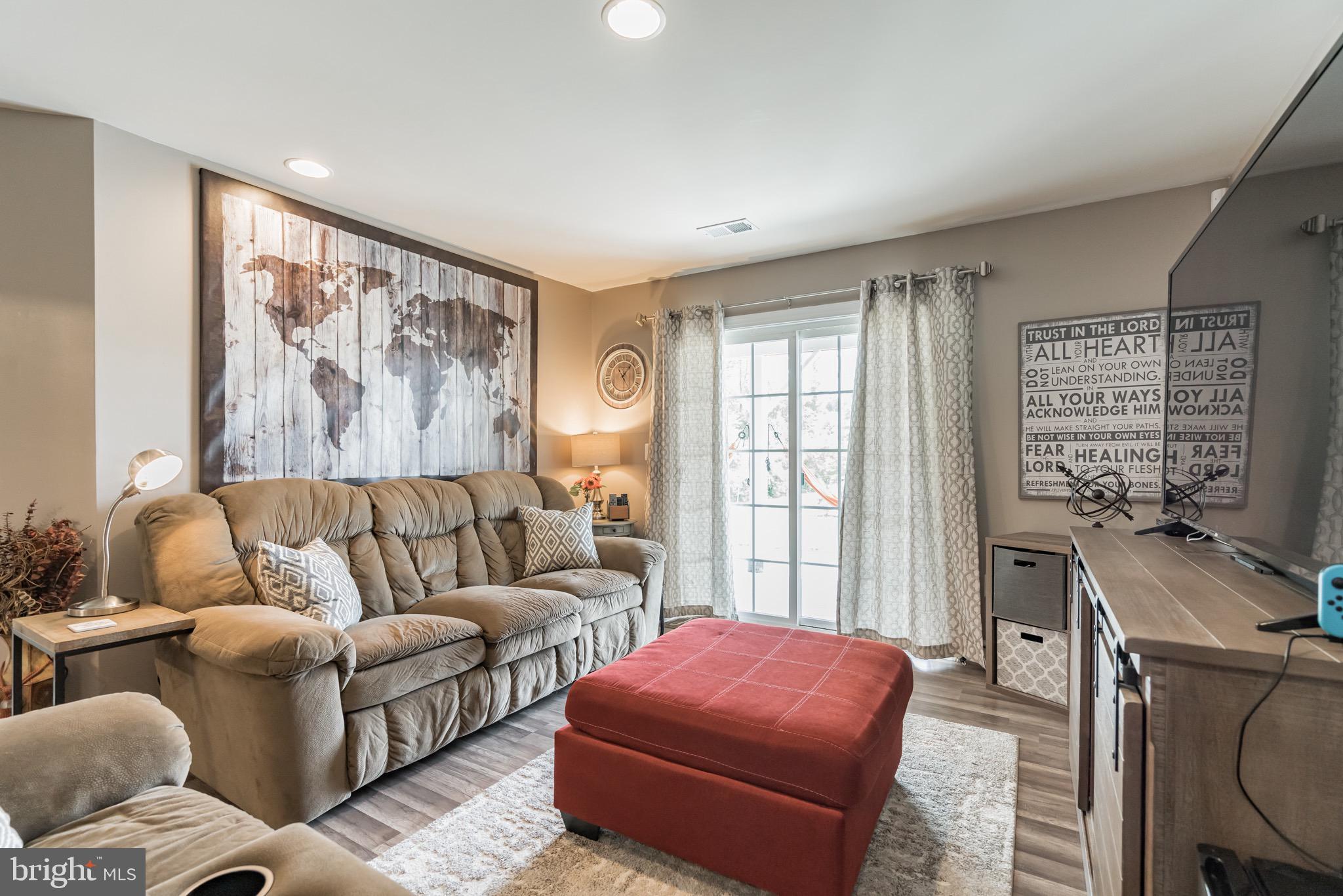 BRADLEY SQUARE - Residential