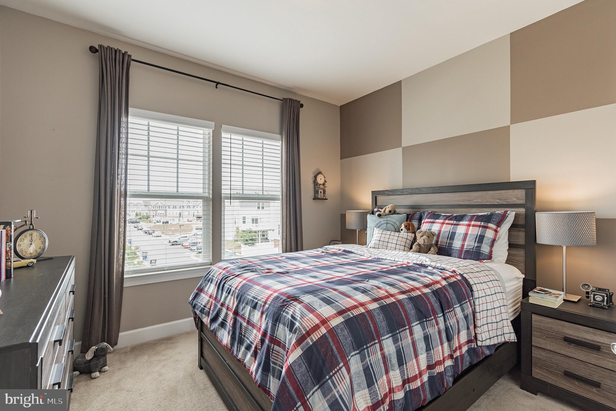 BRADLEY SQUARE - Residential