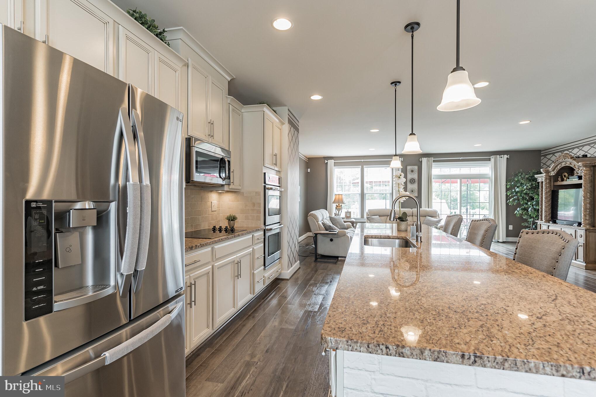 BRADLEY SQUARE - Residential