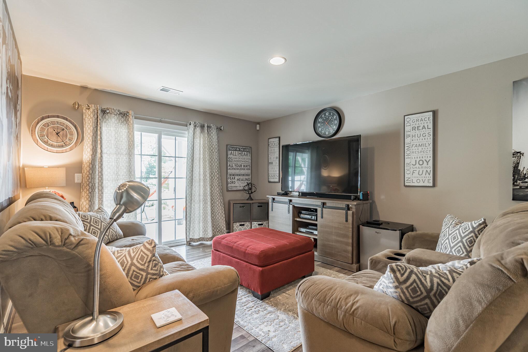 BRADLEY SQUARE - Residential