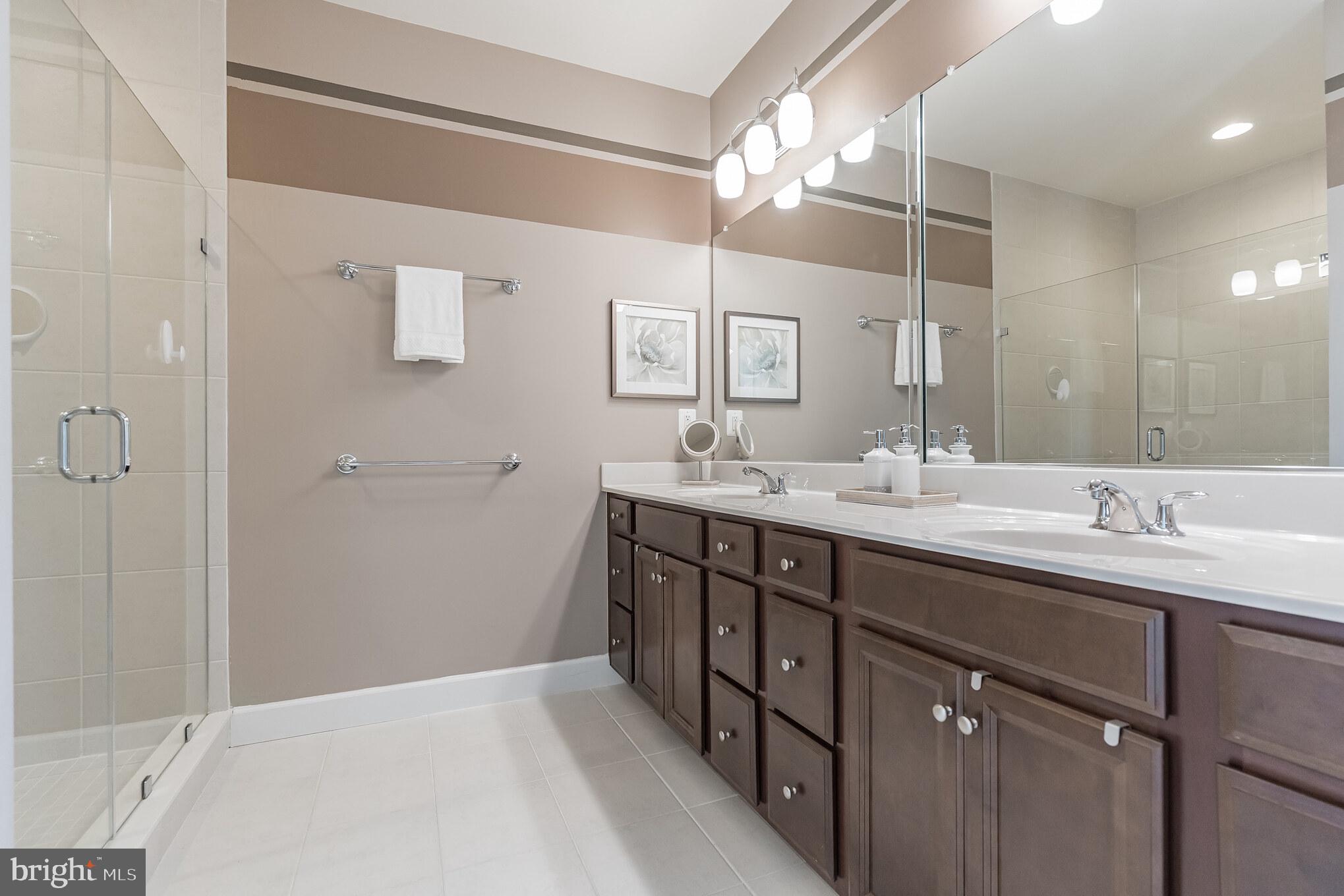 BRADLEY SQUARE - Residential