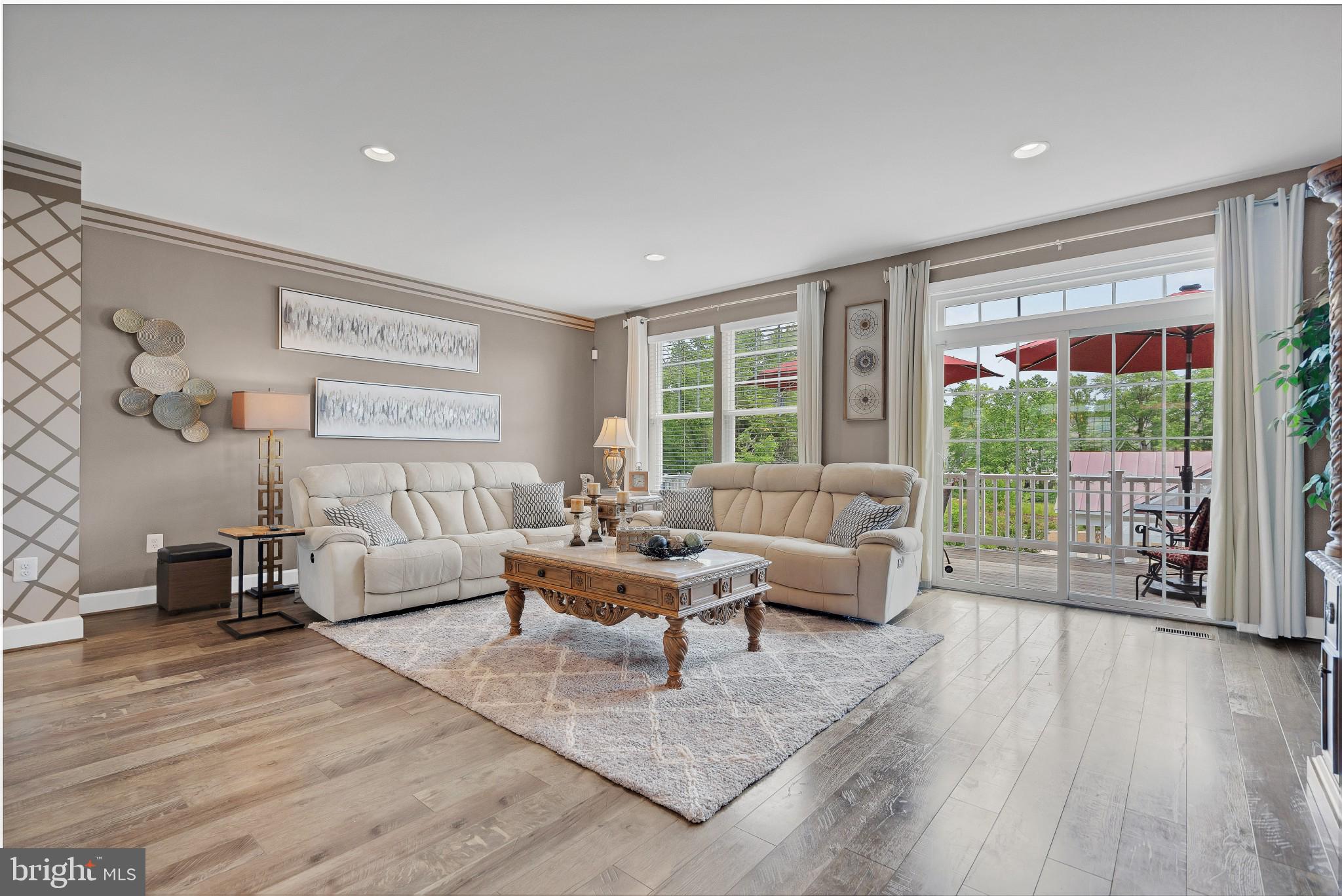 BRADLEY SQUARE - Residential