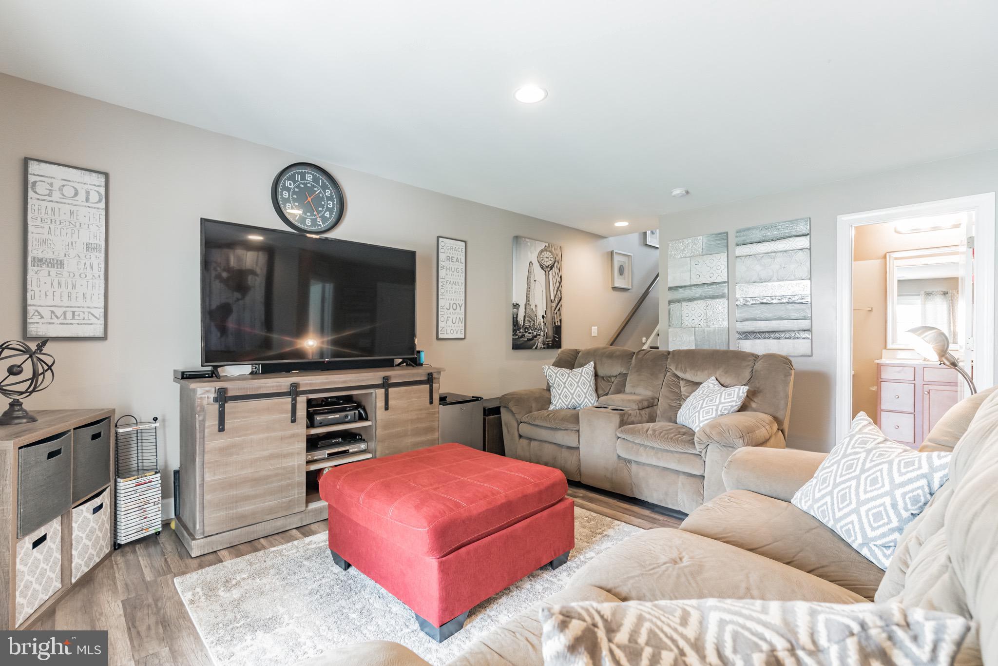 BRADLEY SQUARE - Residential