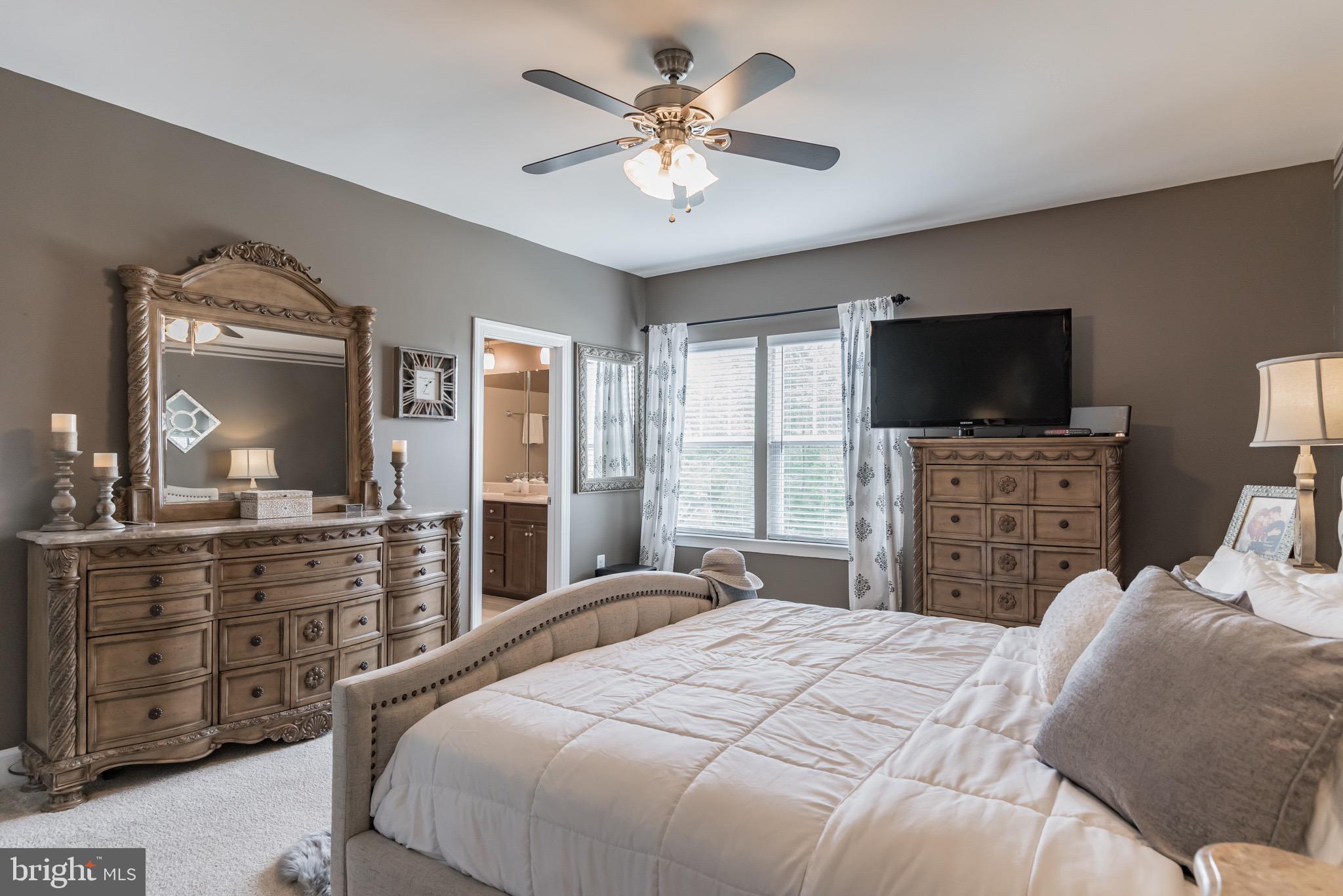 BRADLEY SQUARE - Residential