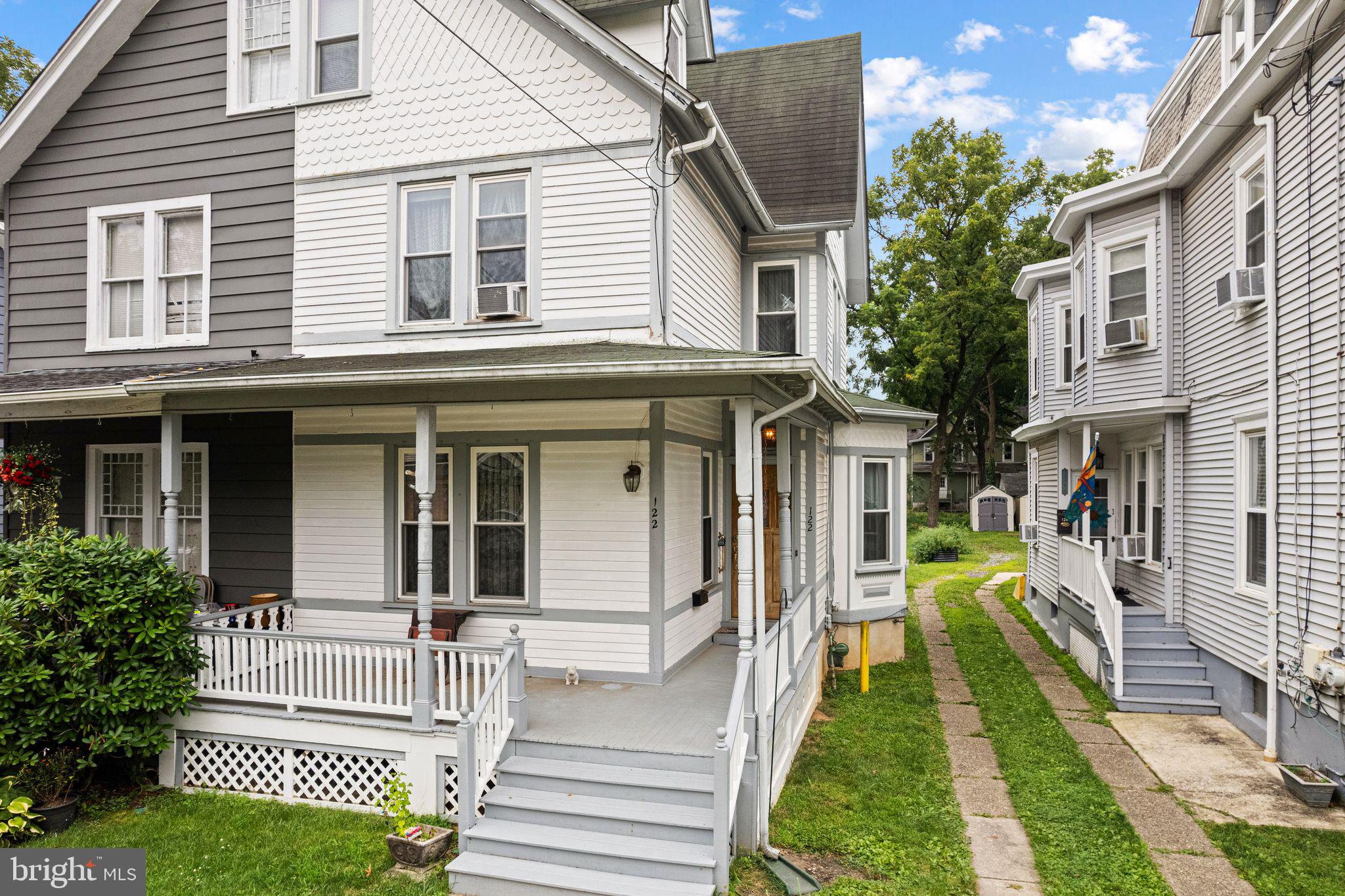 122 W COTTAGE AVENUE