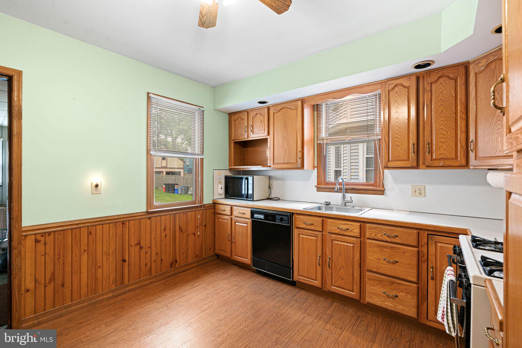 122 W COTTAGE AVENUE