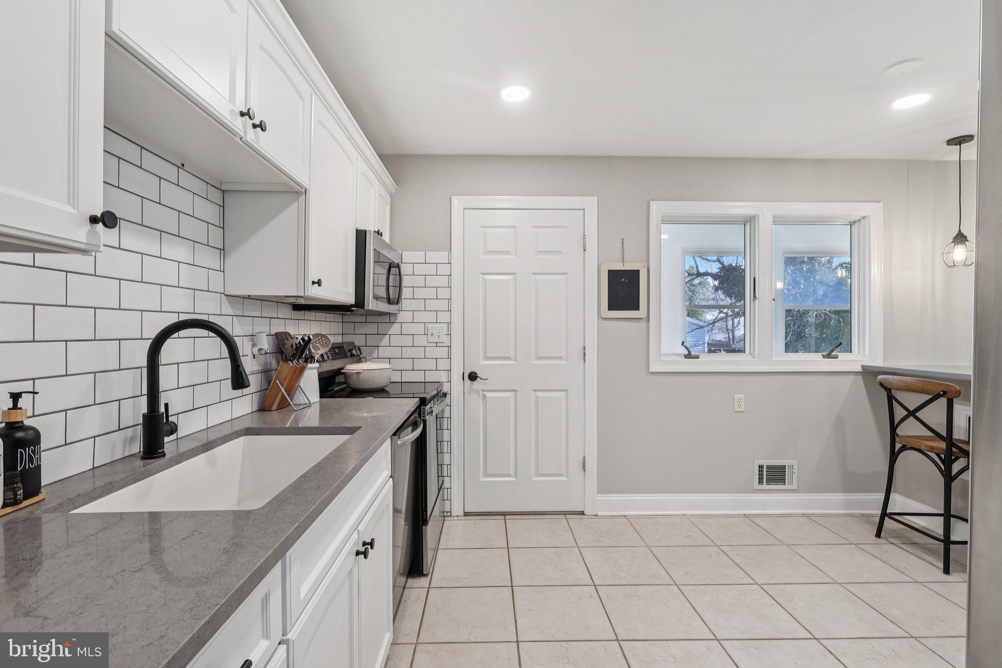 6 RYDAL DRIVE