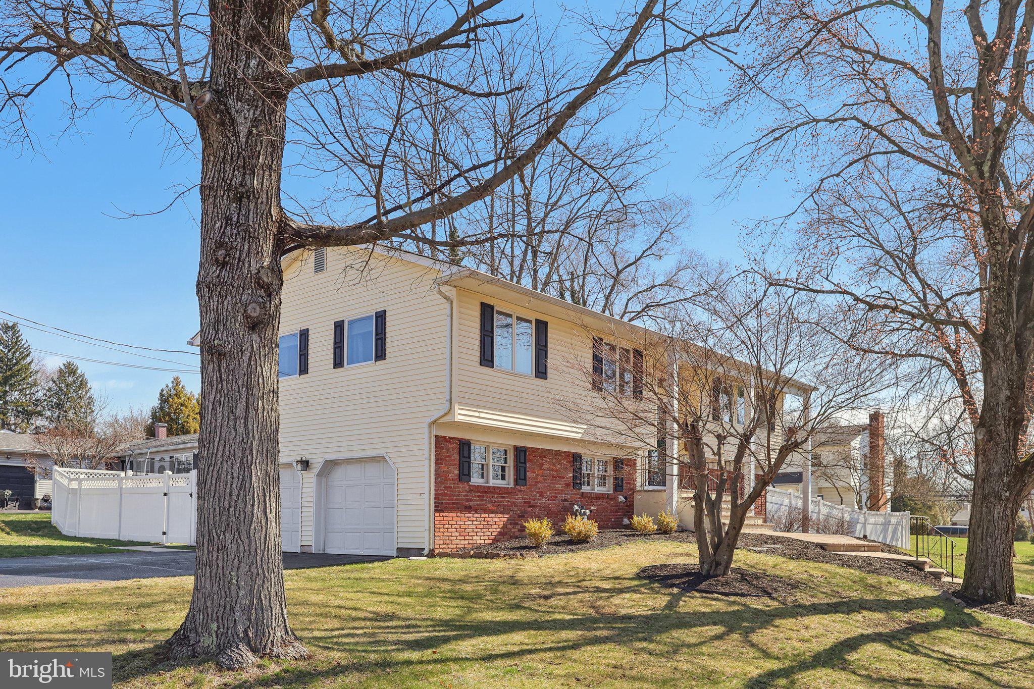 6 RYDAL DRIVE