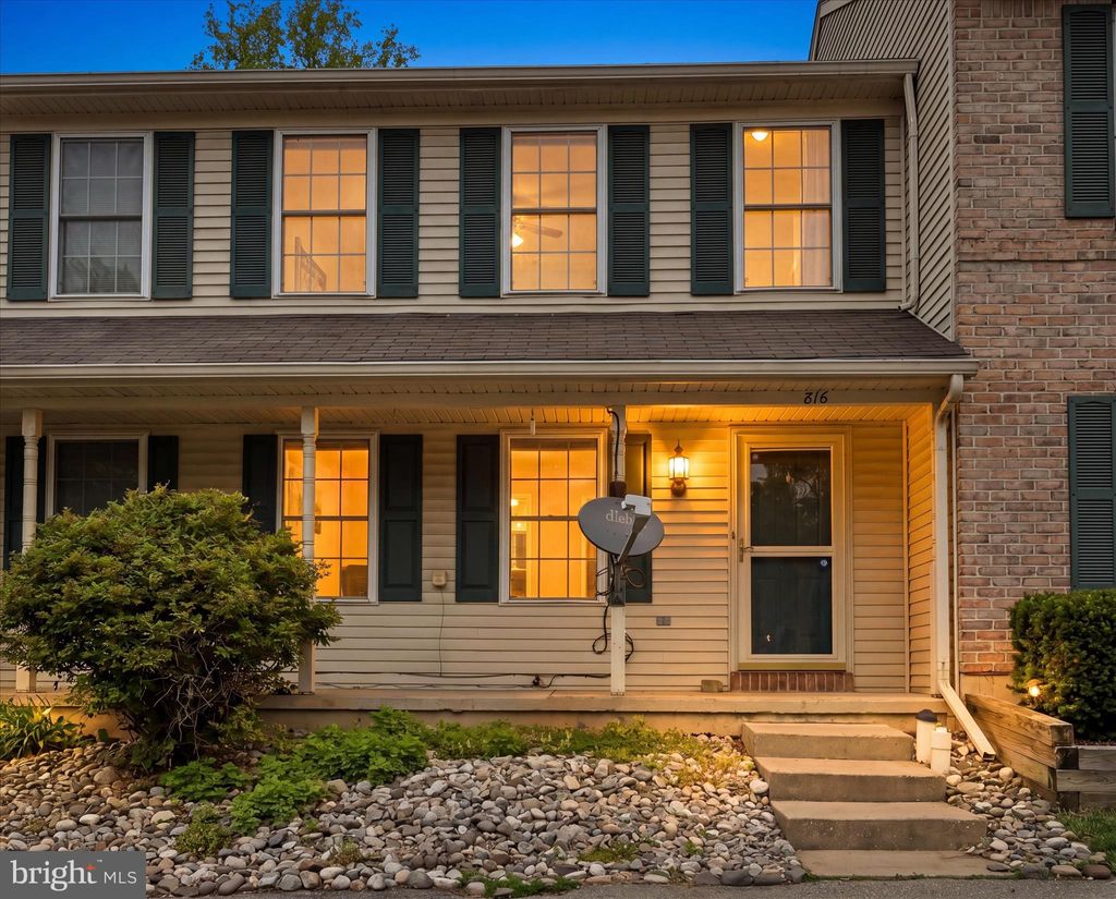 Photo of 816 Rockwood Drive, ELIZABETHTOWN, PA 17022 (MLS # PALA2087288)