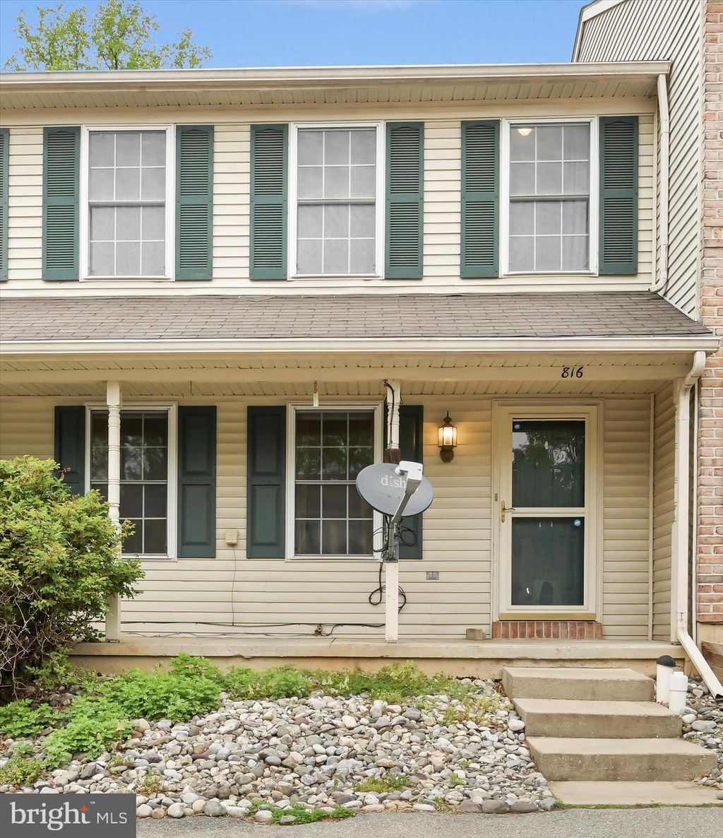 Photo of 816 Rockwood Drive, ELIZABETHTOWN, PA 17022 (MLS # PALA2087288)