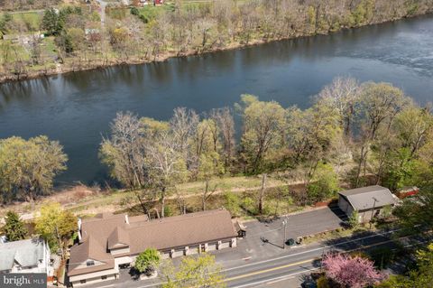 1820 EASTON ROAD KINTNERSVILLE PA 18930