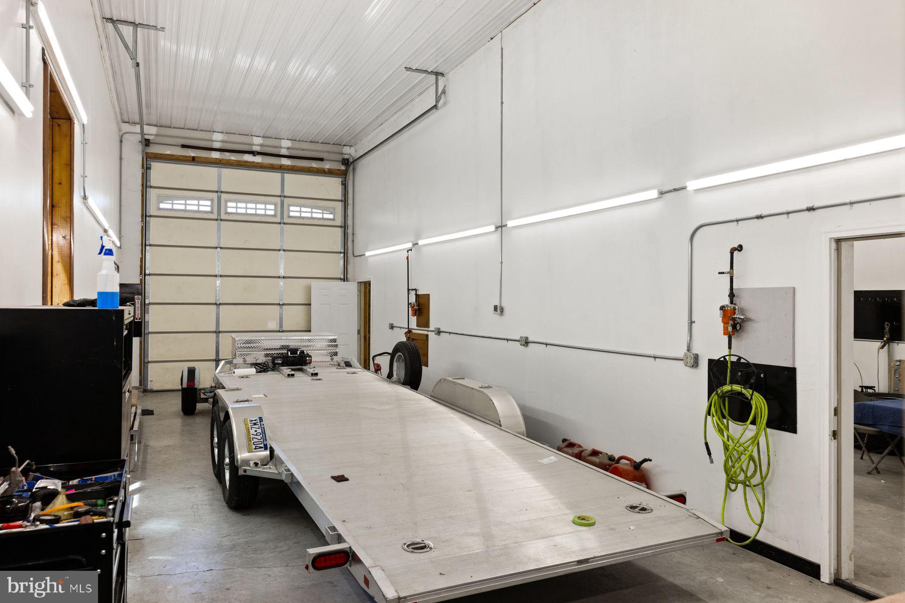 000 - Commercial Sale