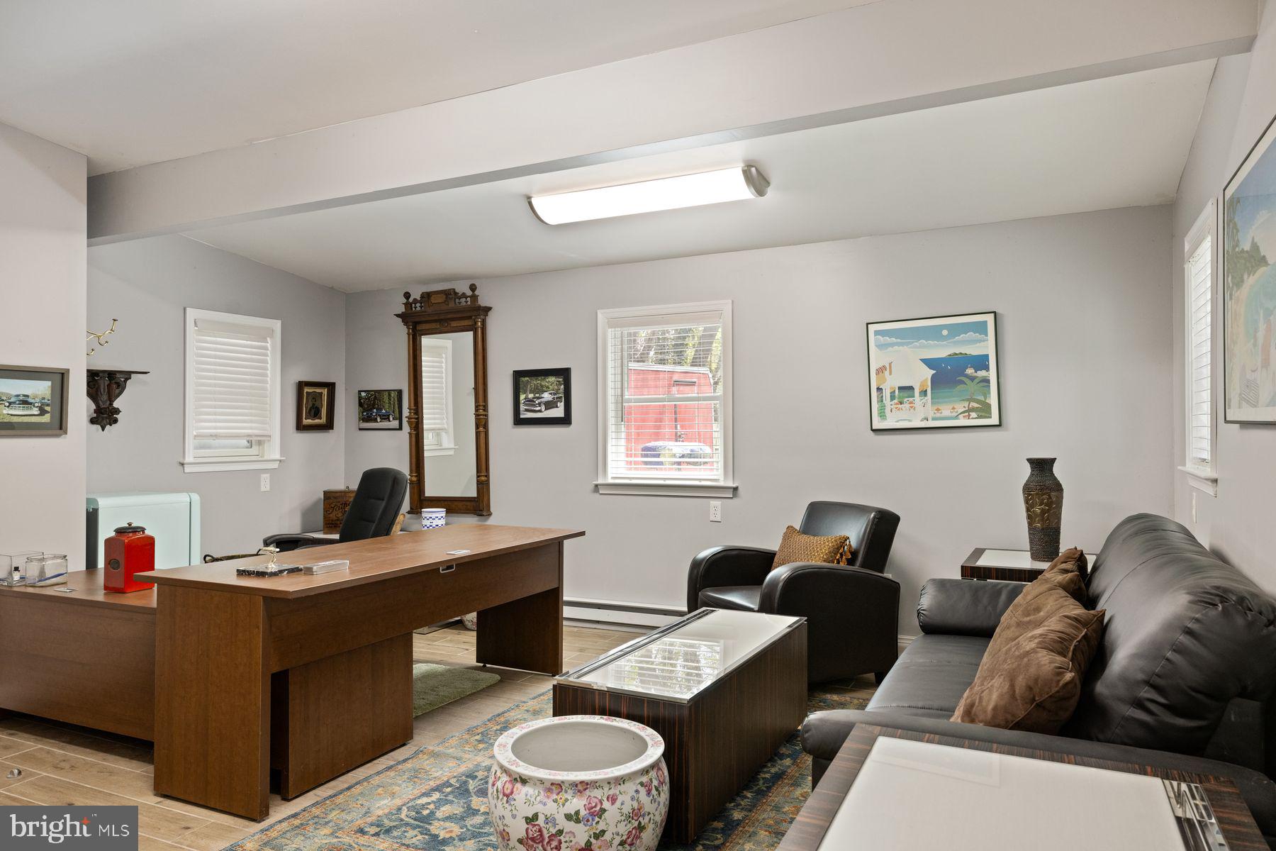 000 - Commercial Sale