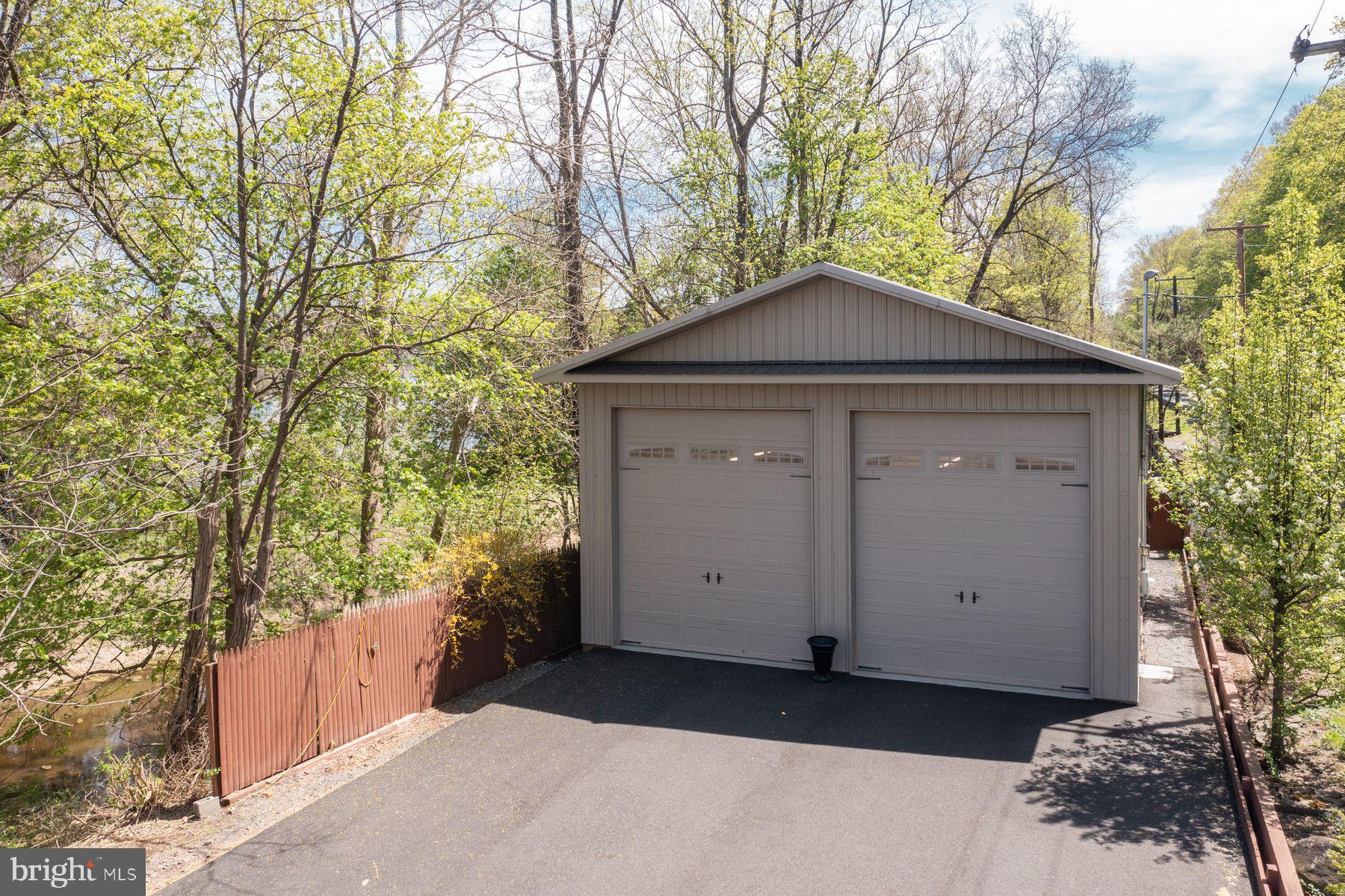 000 - Commercial Sale