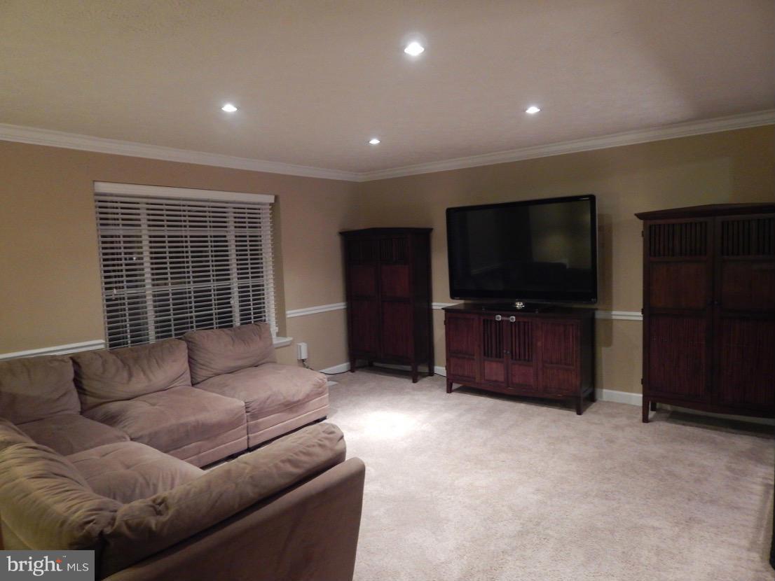 NEWINGTON FOREST - Residential